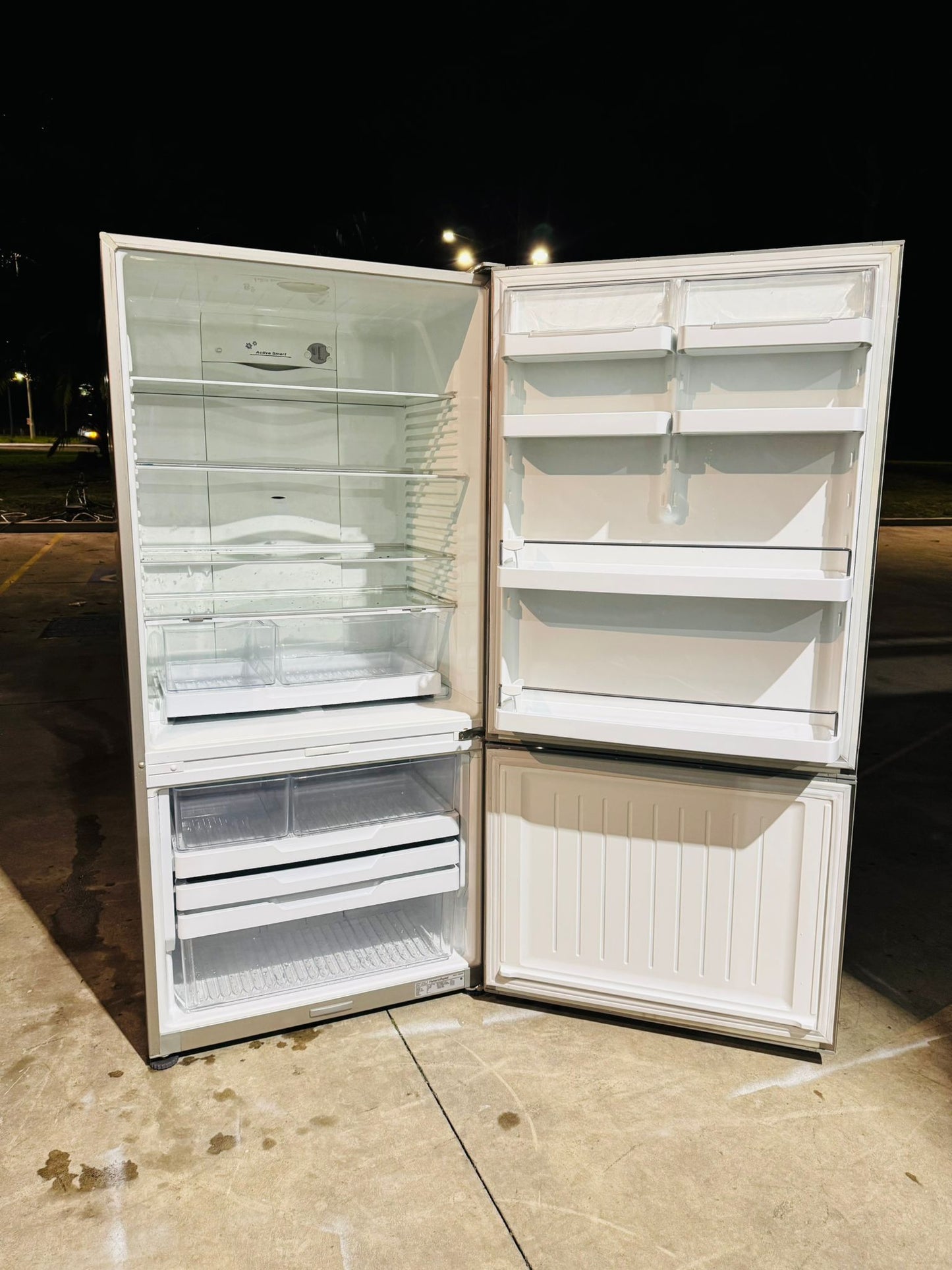 FISHER AND PAYKEL 519 LITRES FRIDGE FREEZER