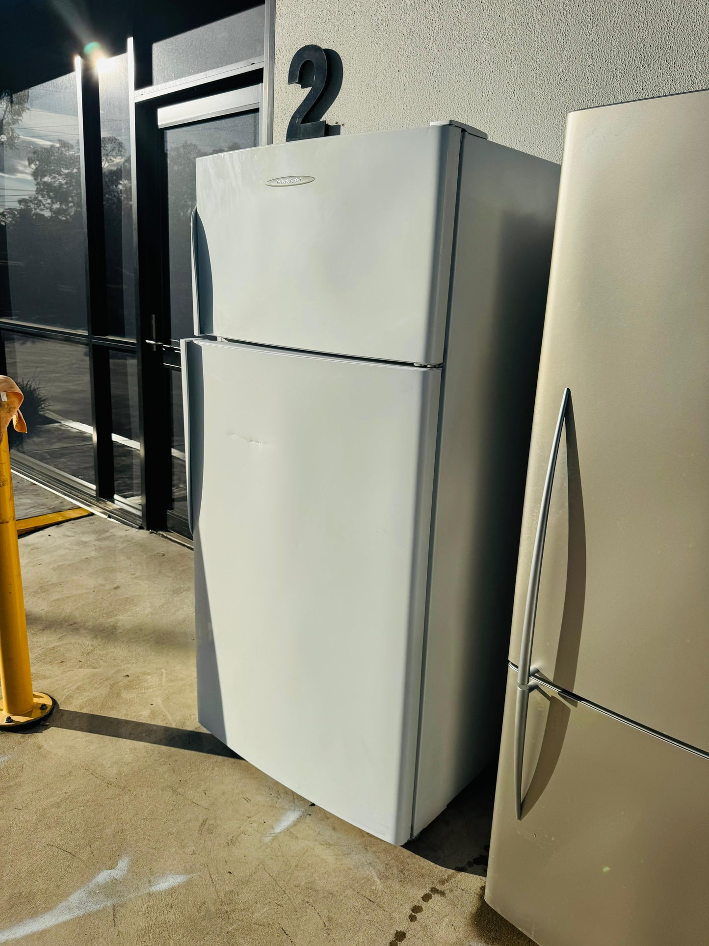 FISHER AND PAYKEL 517 LITRES FRIDGE FREEZER