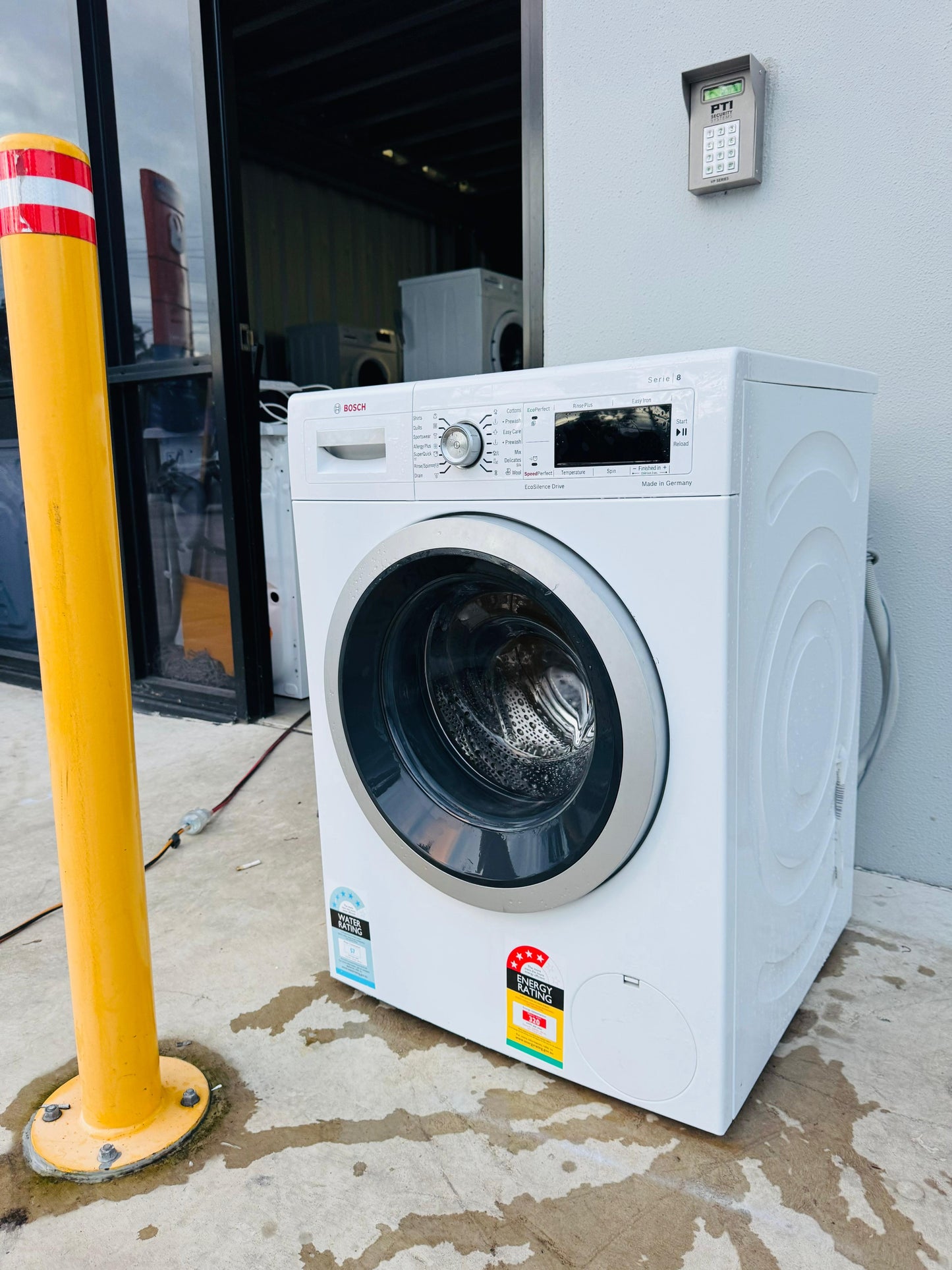BOSCH 8KGS FRONT LOADER WASHING MACHINE