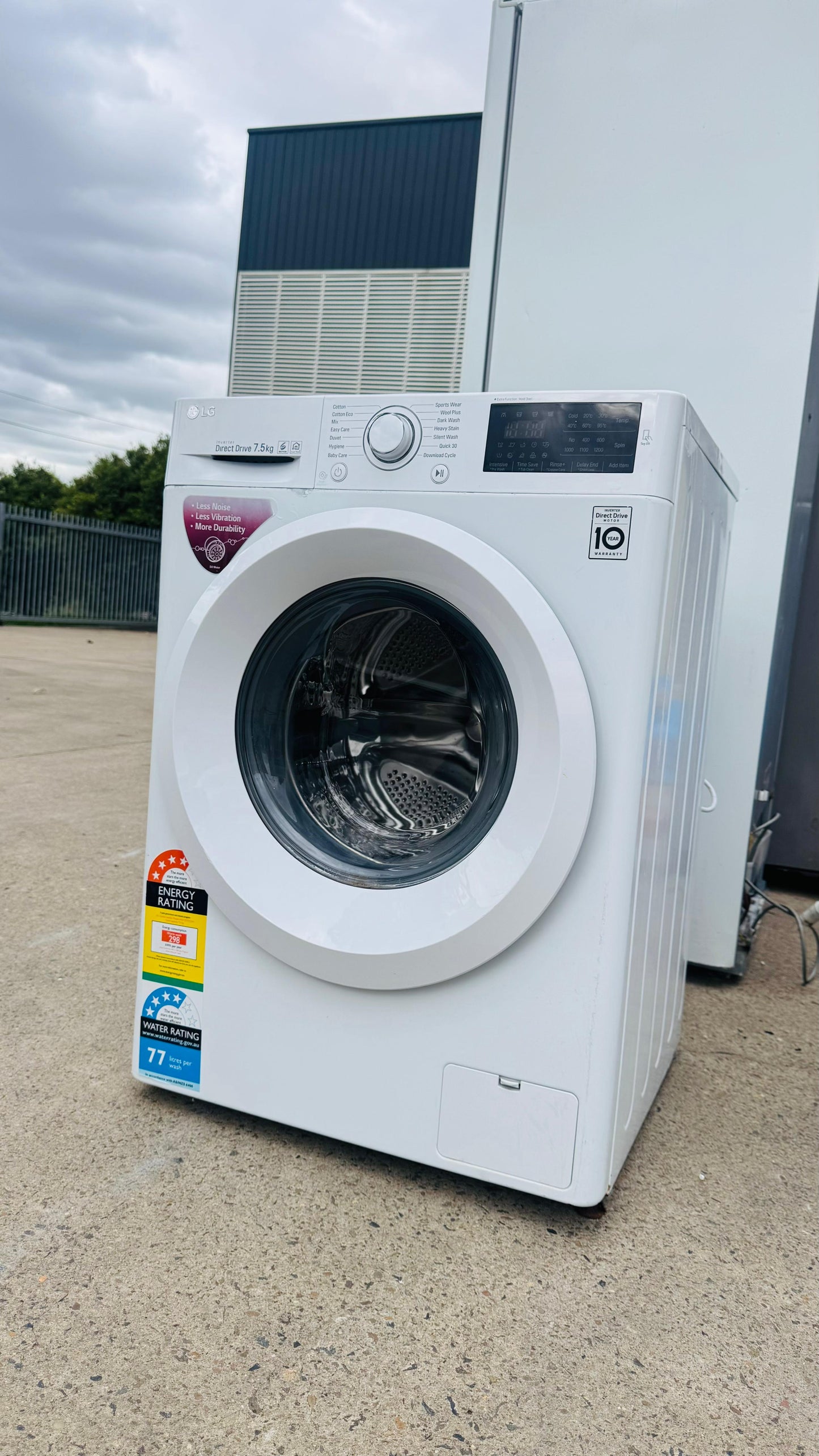 LG 7.5KGS FRONT LOADER WASHING MACHINE