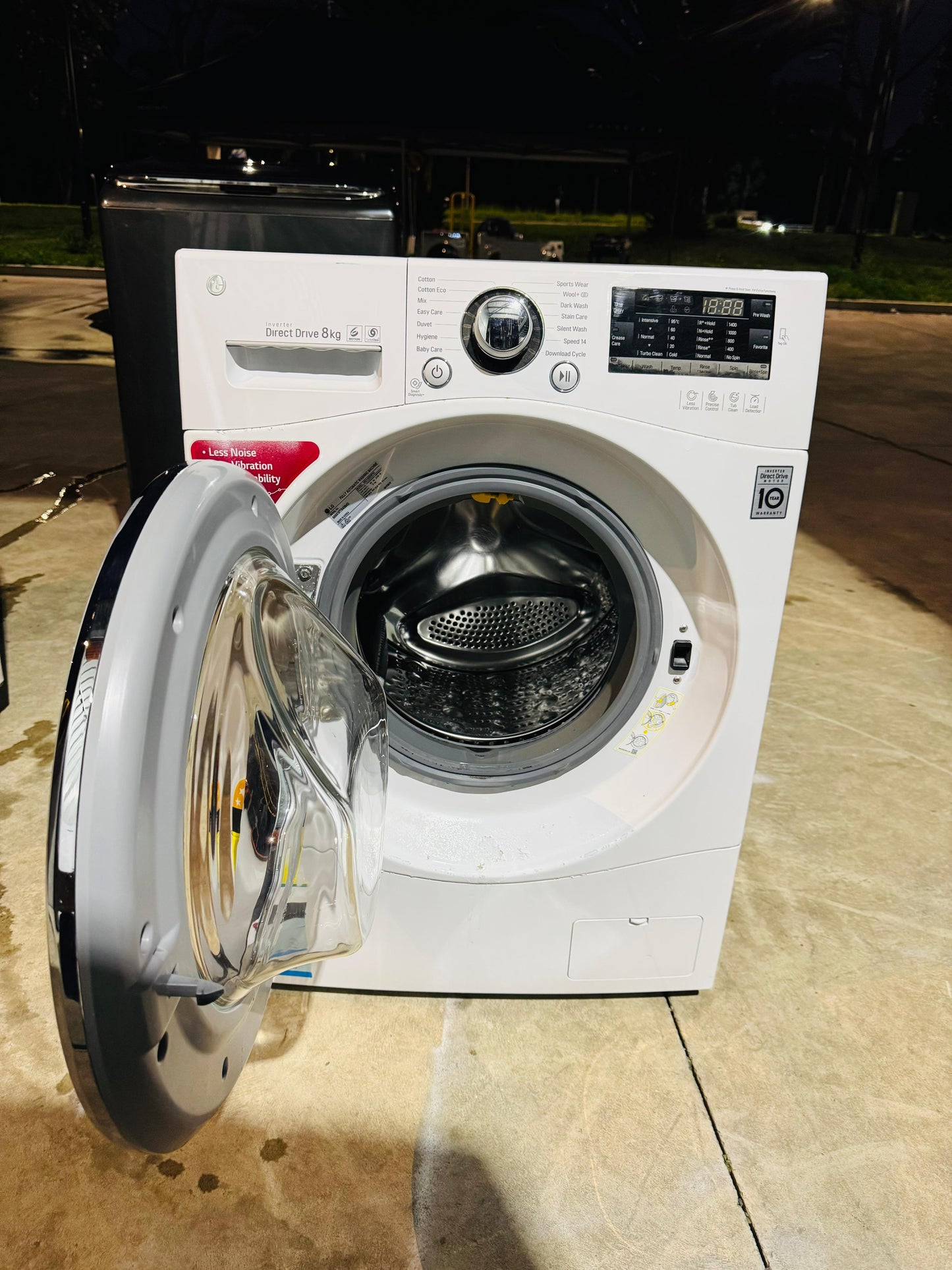 LG 8KGS FRONT LOADER WASHING MACHINE