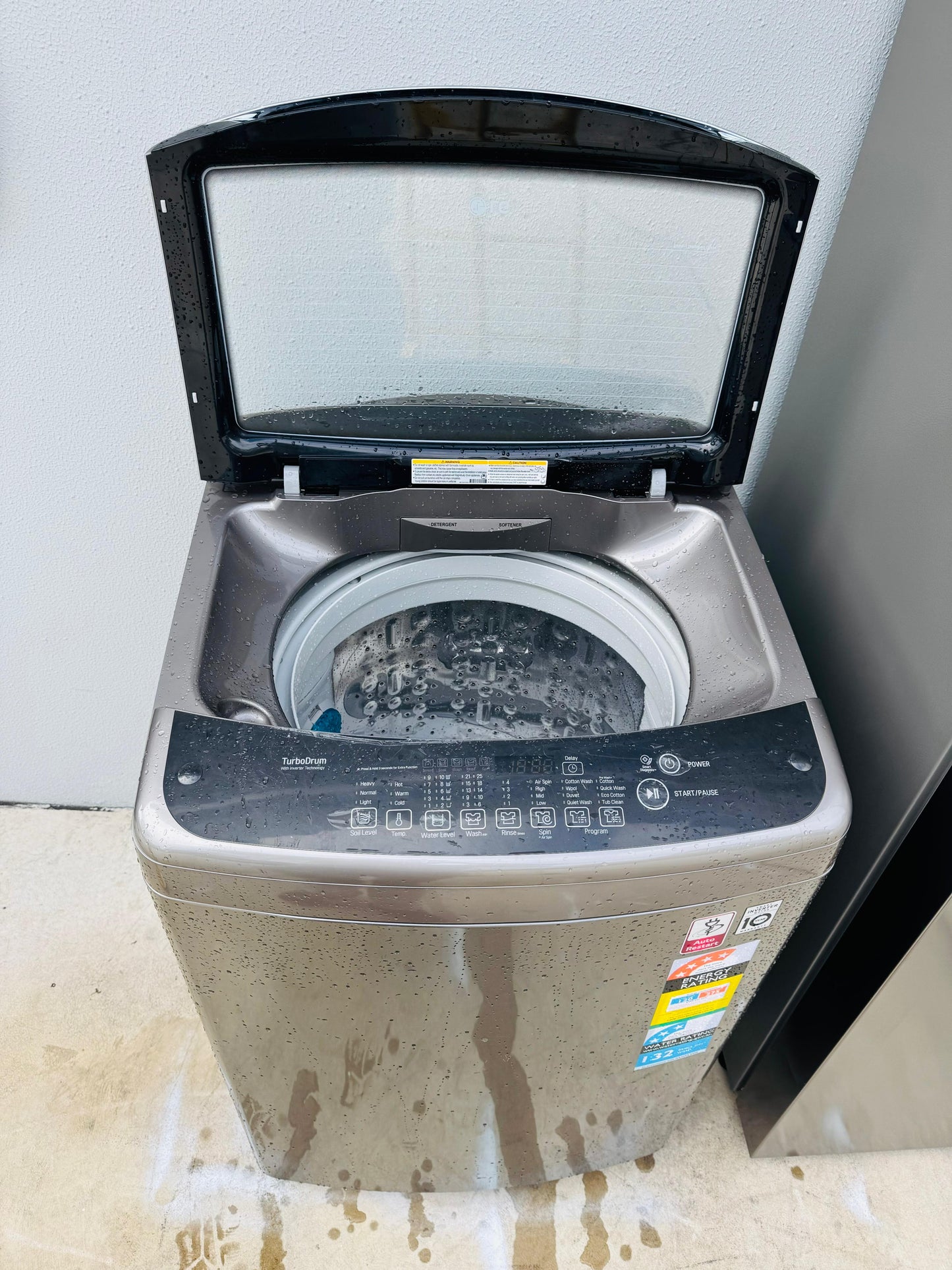 LG 9KGS TOP LOADER WASHING MACHINE