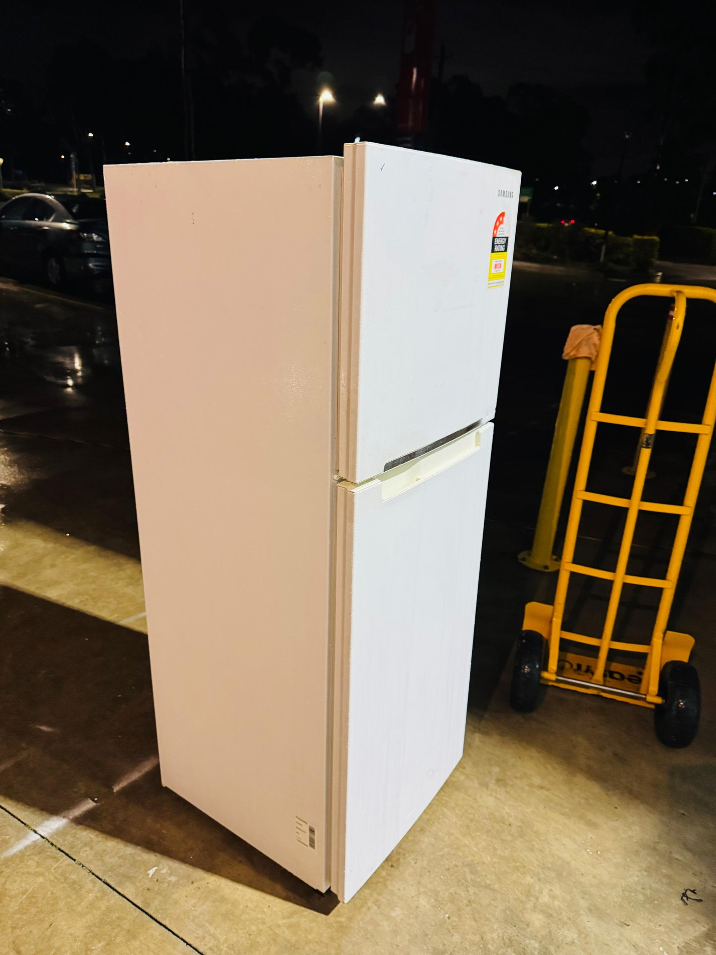 SAMSUNG 236 LITRES FRIDGE FREEZER