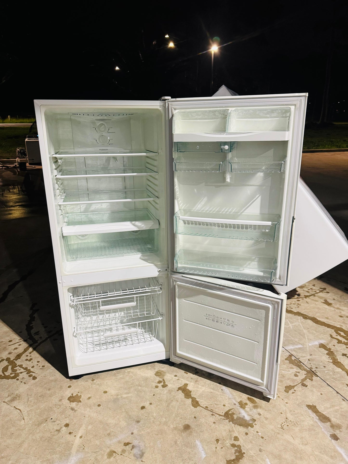 WESTING HOUSE 430 LITRES FRIDGE FREEZER