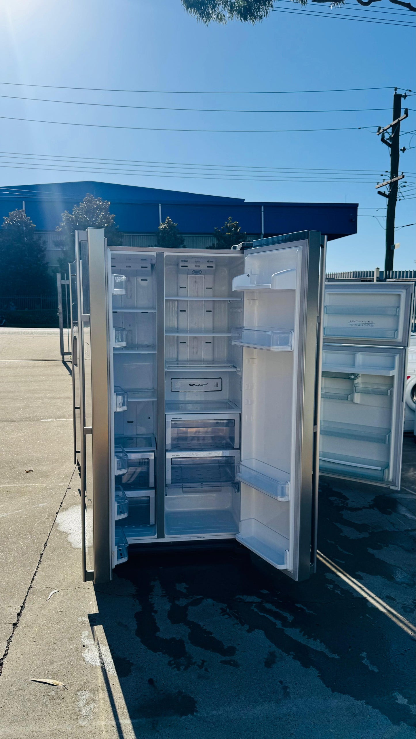 SAMSUNG 713 LITRES SIDE BY SIDE DOOR FRIDGE FREEZER