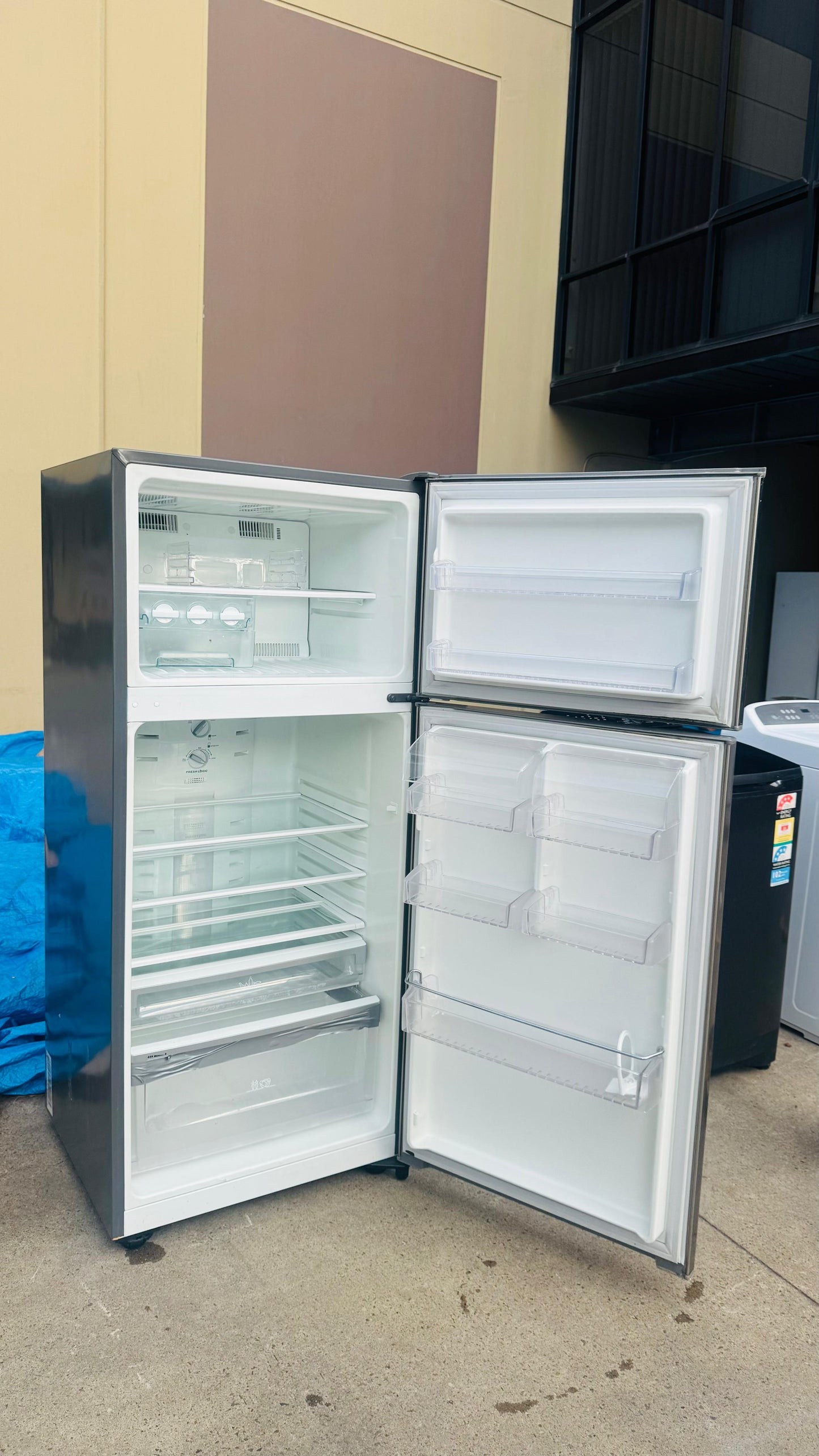 ELECTROLUX 420 LITRES FRIDGE FREEZER