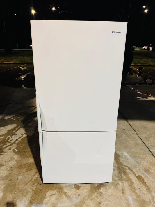 WESTING HOUSE 510 LITRES FRIDGE FREEZER