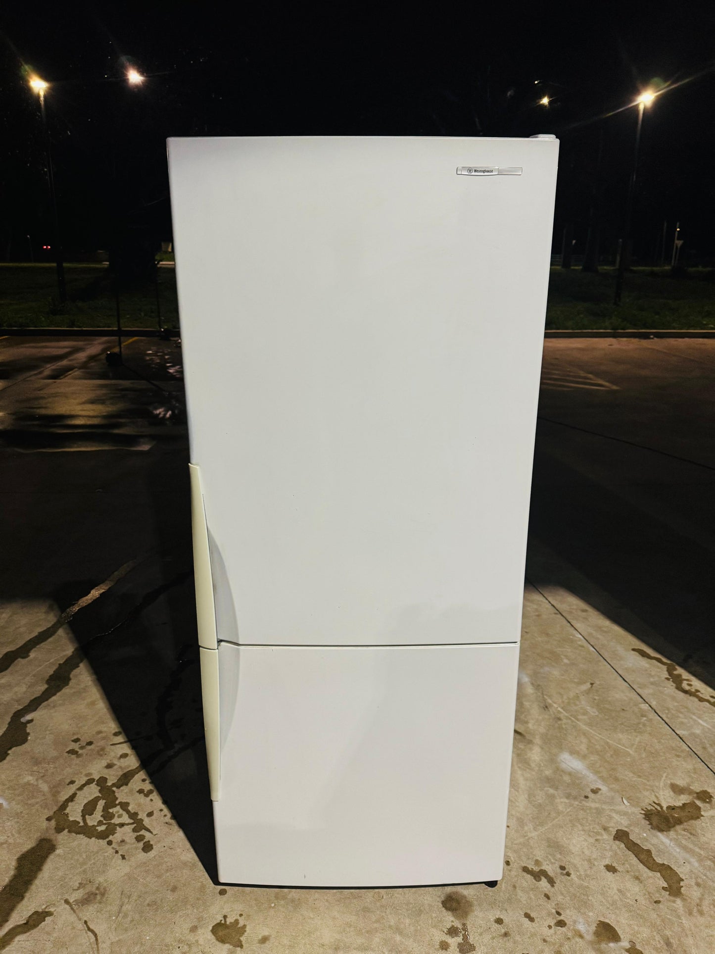 WESTING HOUSE 430 LITRES FRIDGE FREEZER