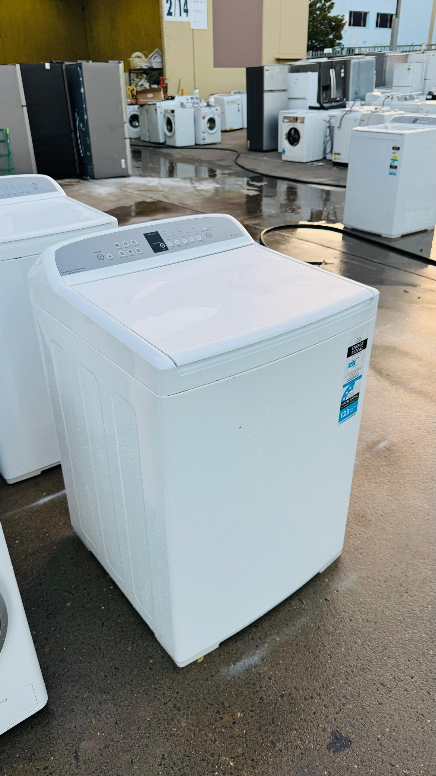 FISHER AND PAYKEL 10KGS TOP LOADER WASHING MACHINE