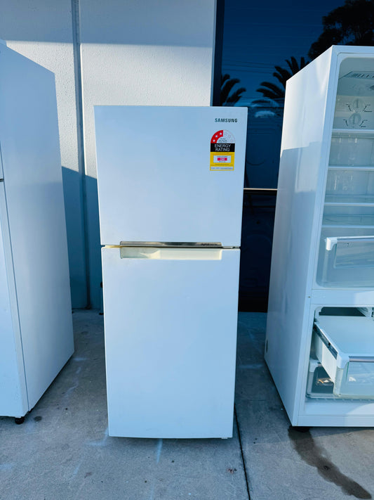 SAMSUNG 228 LITRES FRIDGE FREEZER