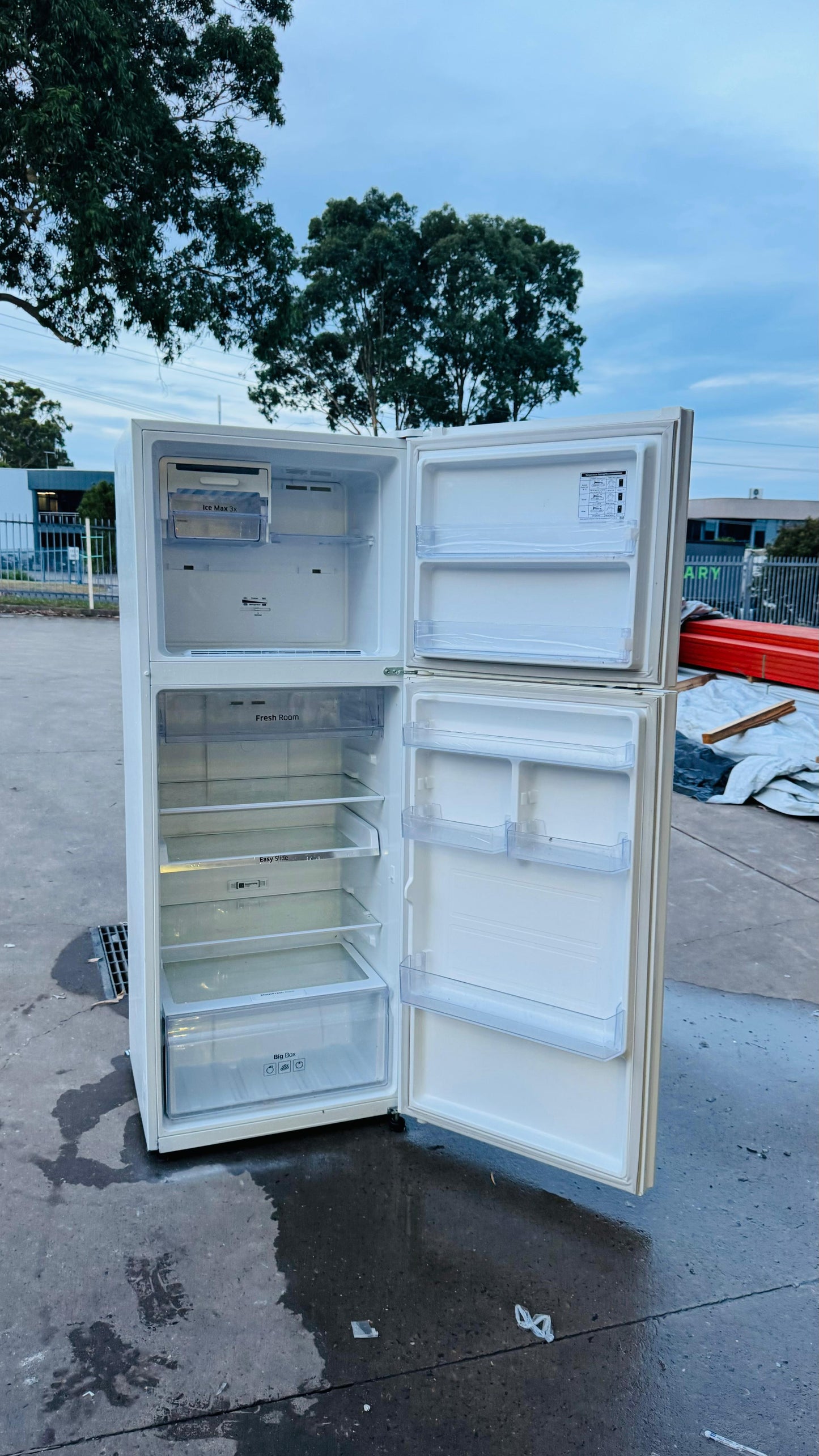 SAMSUNG 415 LITRES FRIDGE FREEZER