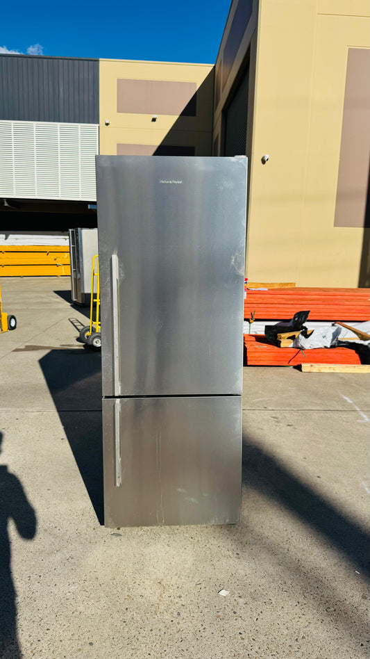 FISHER AND PAYKEL 403 LITRES FRIDGE FREEZER
