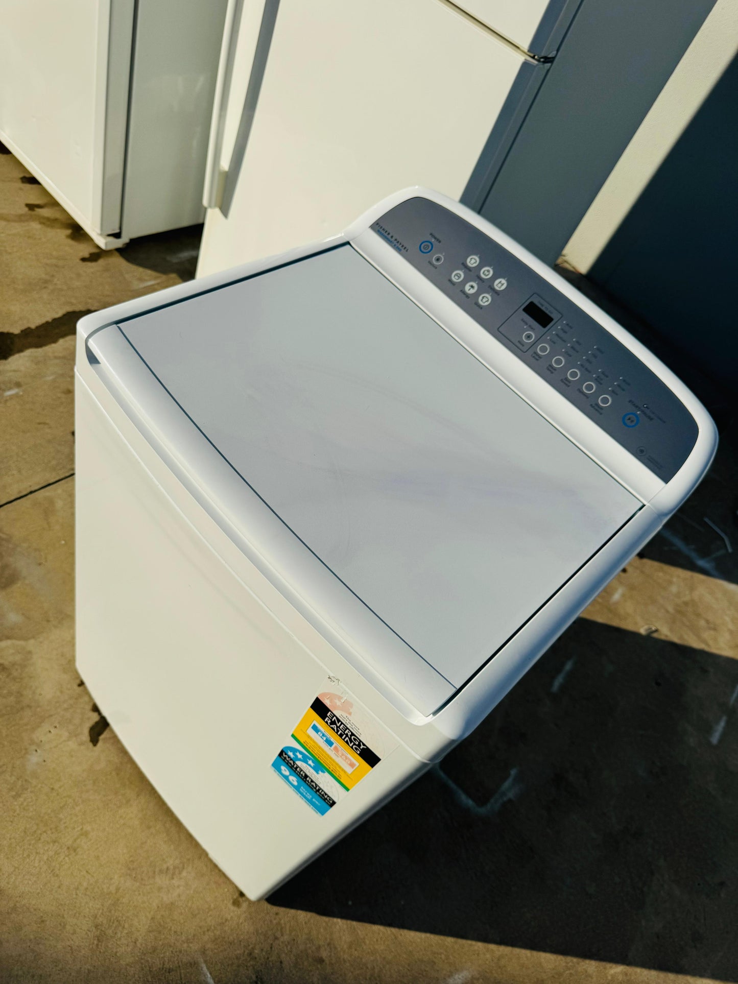 FISHER AND PAYKEL 8.5 KGS TOP LOADER WASHING MACHINE