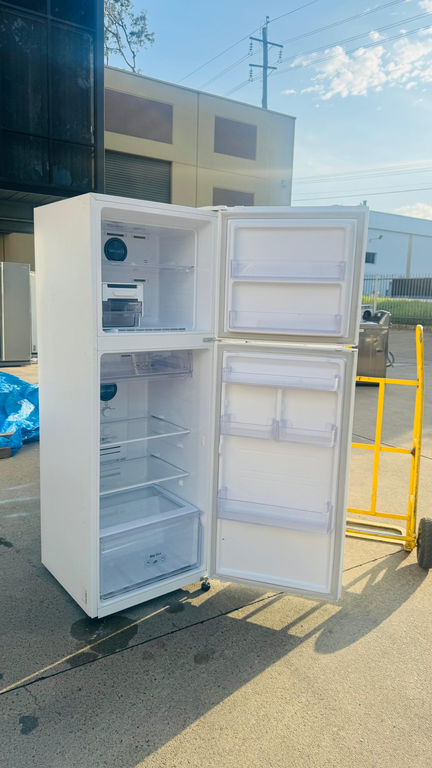 SAMSUNG 343 LITRES FRIDGE FREEZER