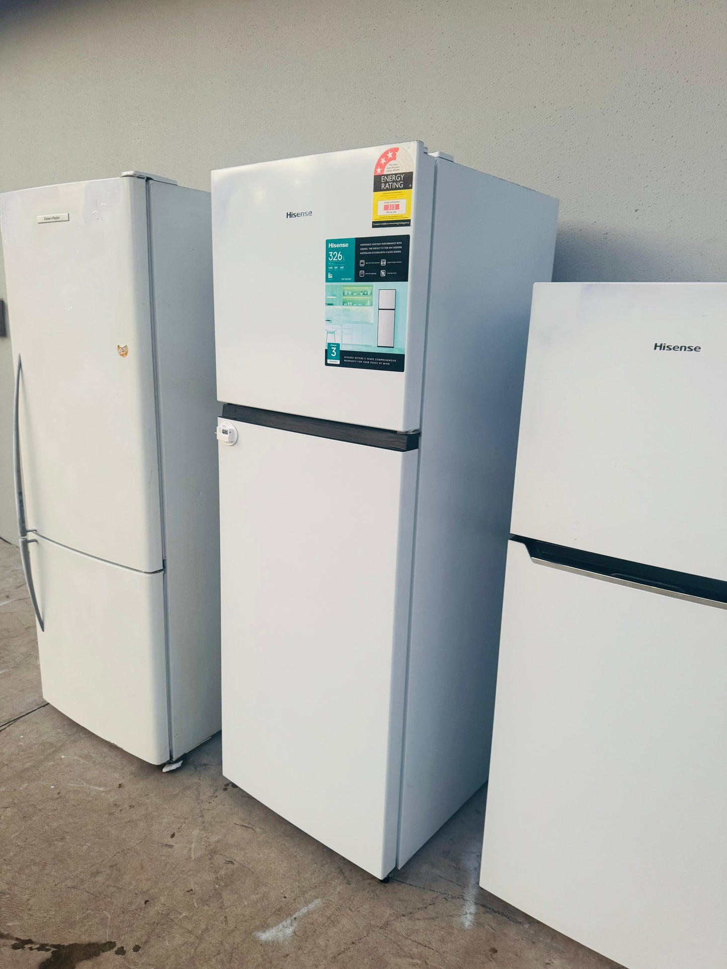 HISENSE 326 LITRES FRIDGE FREEZER