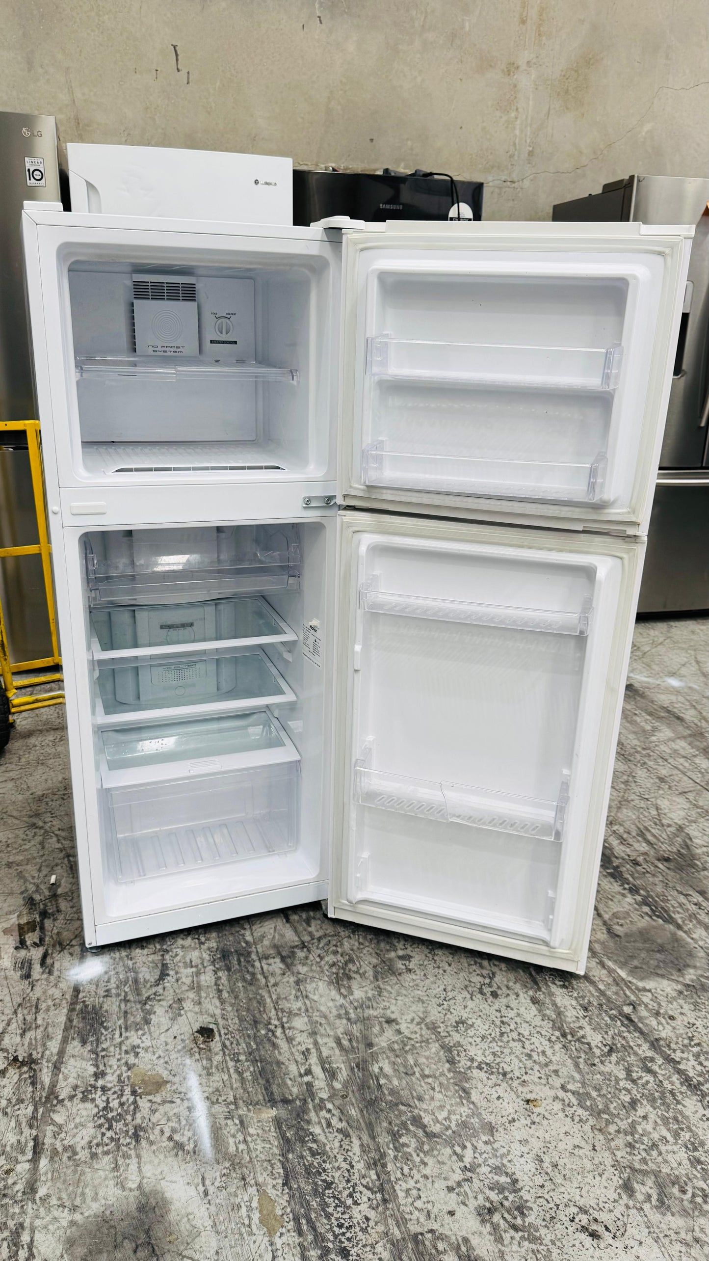 HAIER 222 LITRES FRIDGE FREEZEE