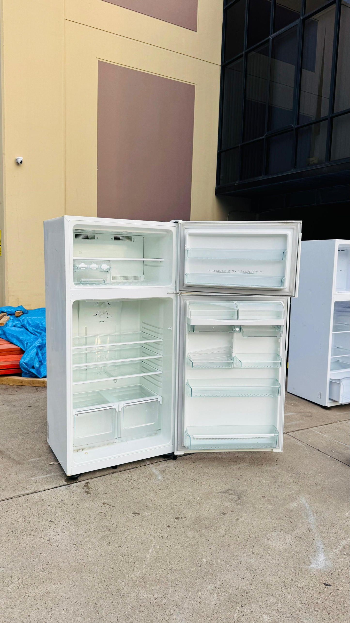 WESTINGHOUSE 520 LITRES FRIDGE FREEZER