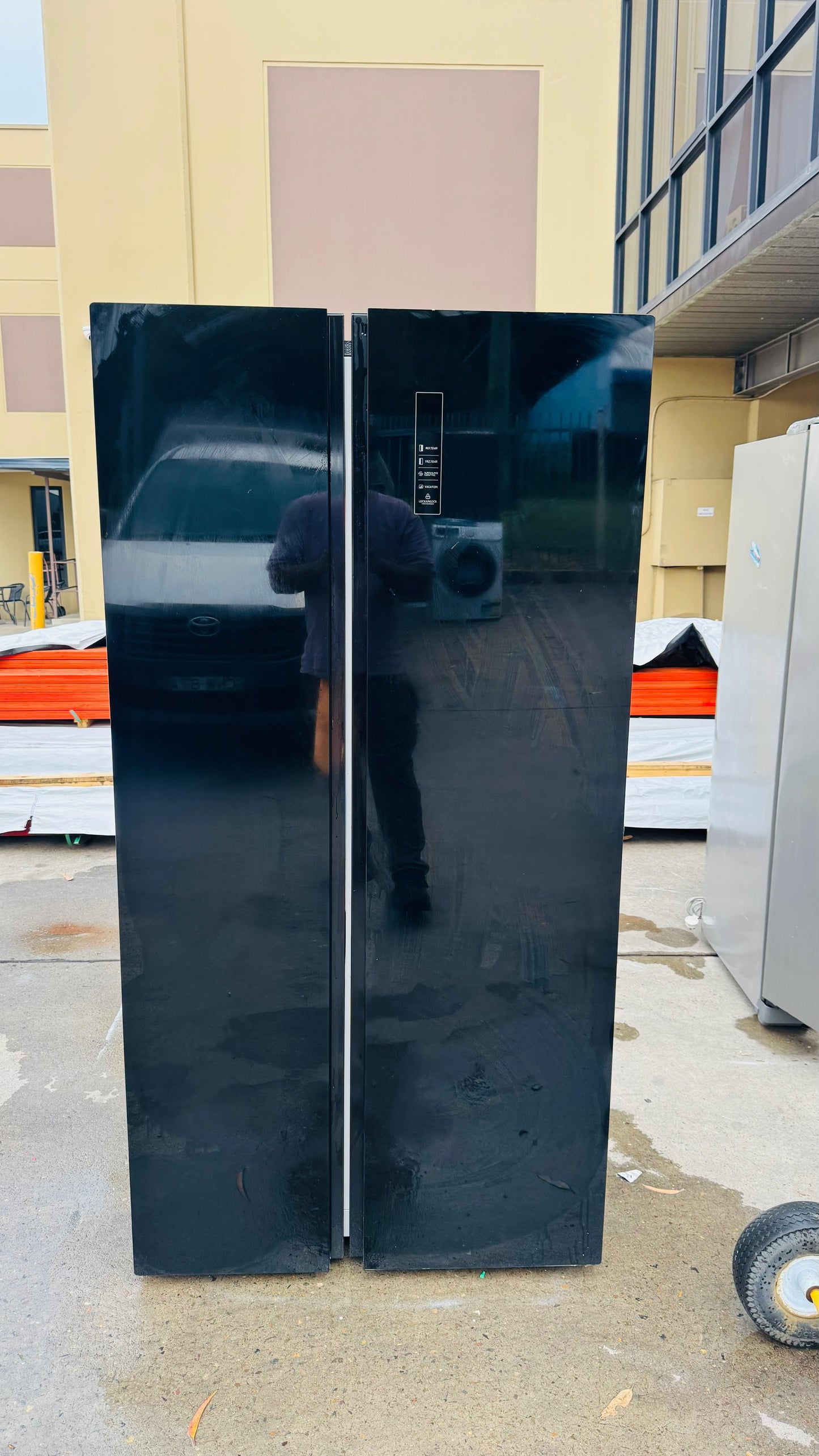 KOGAN 584 LITRES SIDE BY SIDE DOOR FRIDGE FREEZER