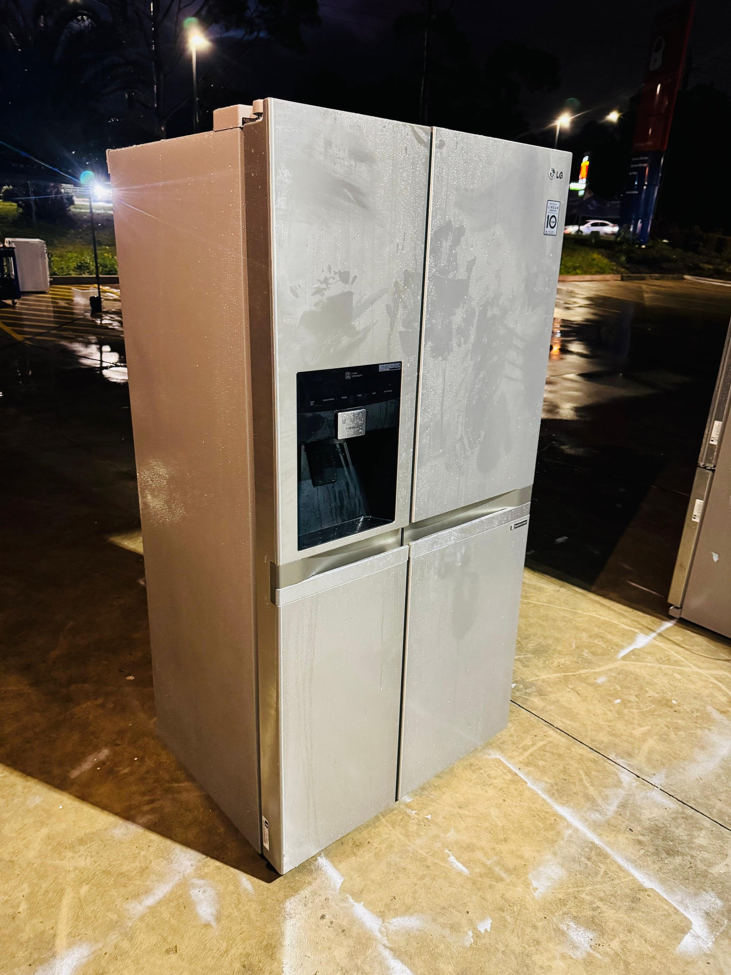 LG SIDE BY SIDE 590 LITRES FRIDGE FREEZER