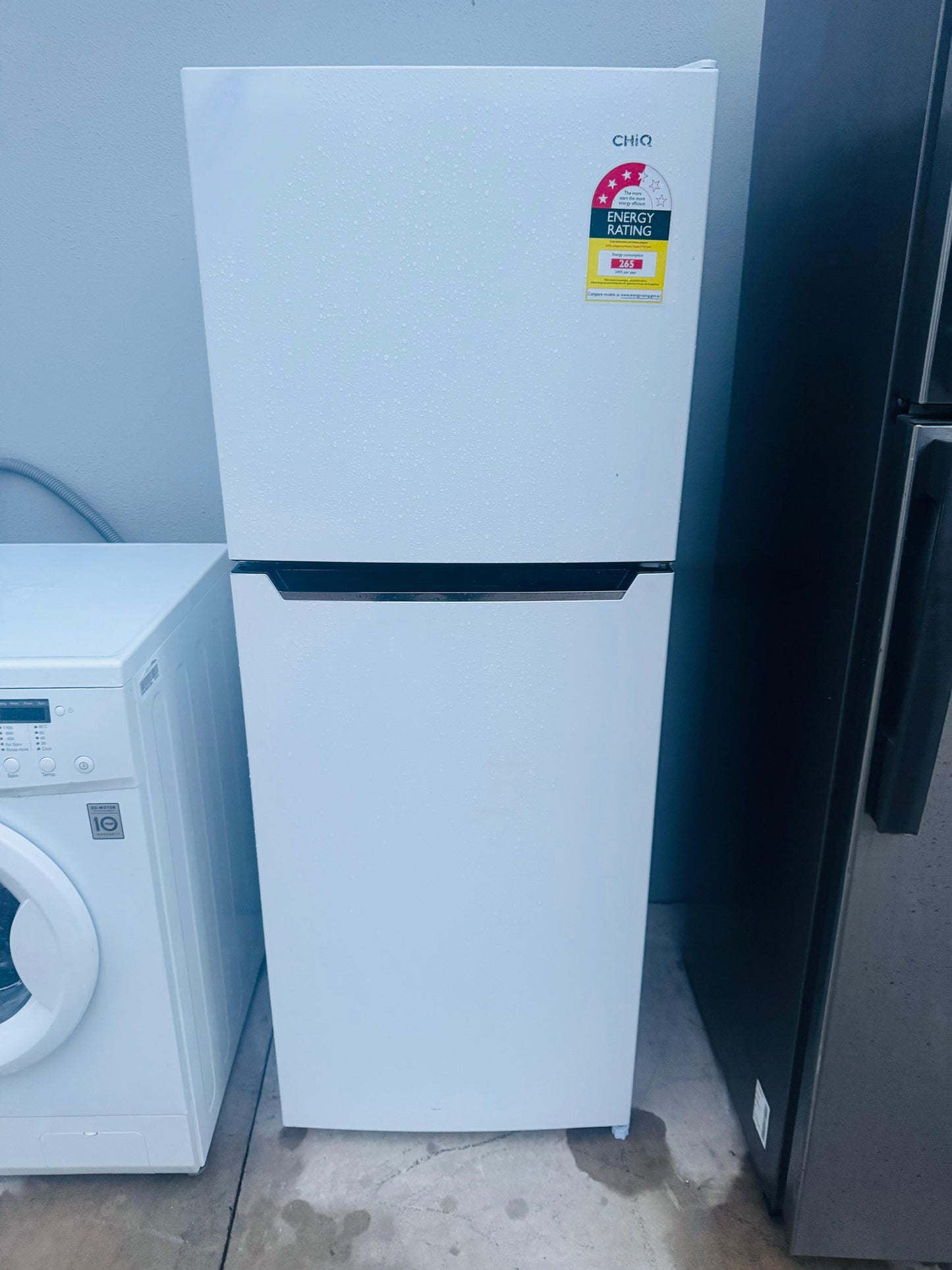 CHIQ 216 LITRES FRIDGE FREEZER