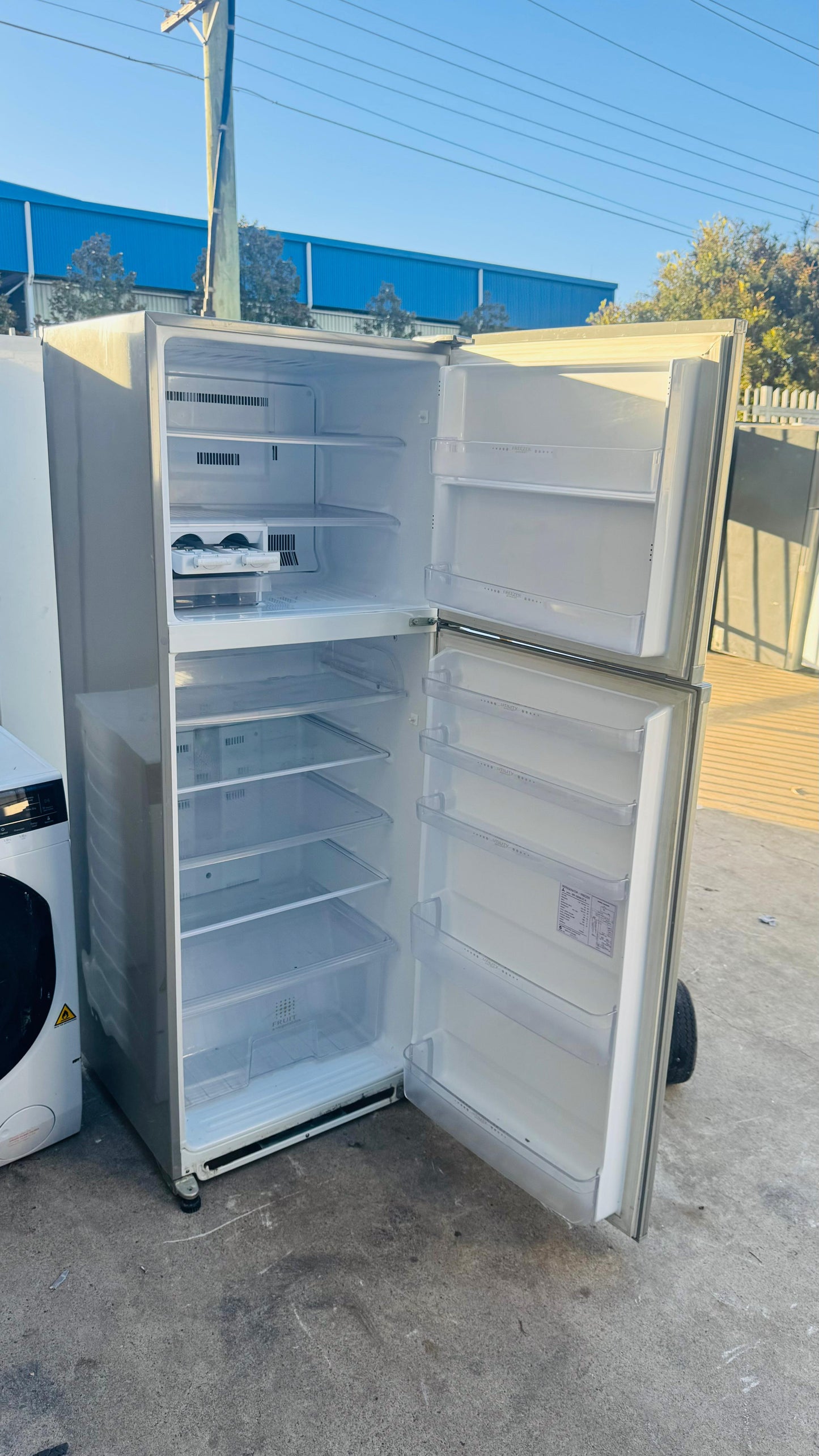 MITSUBUSHI 395 LITRES FRIDGE FREEZER