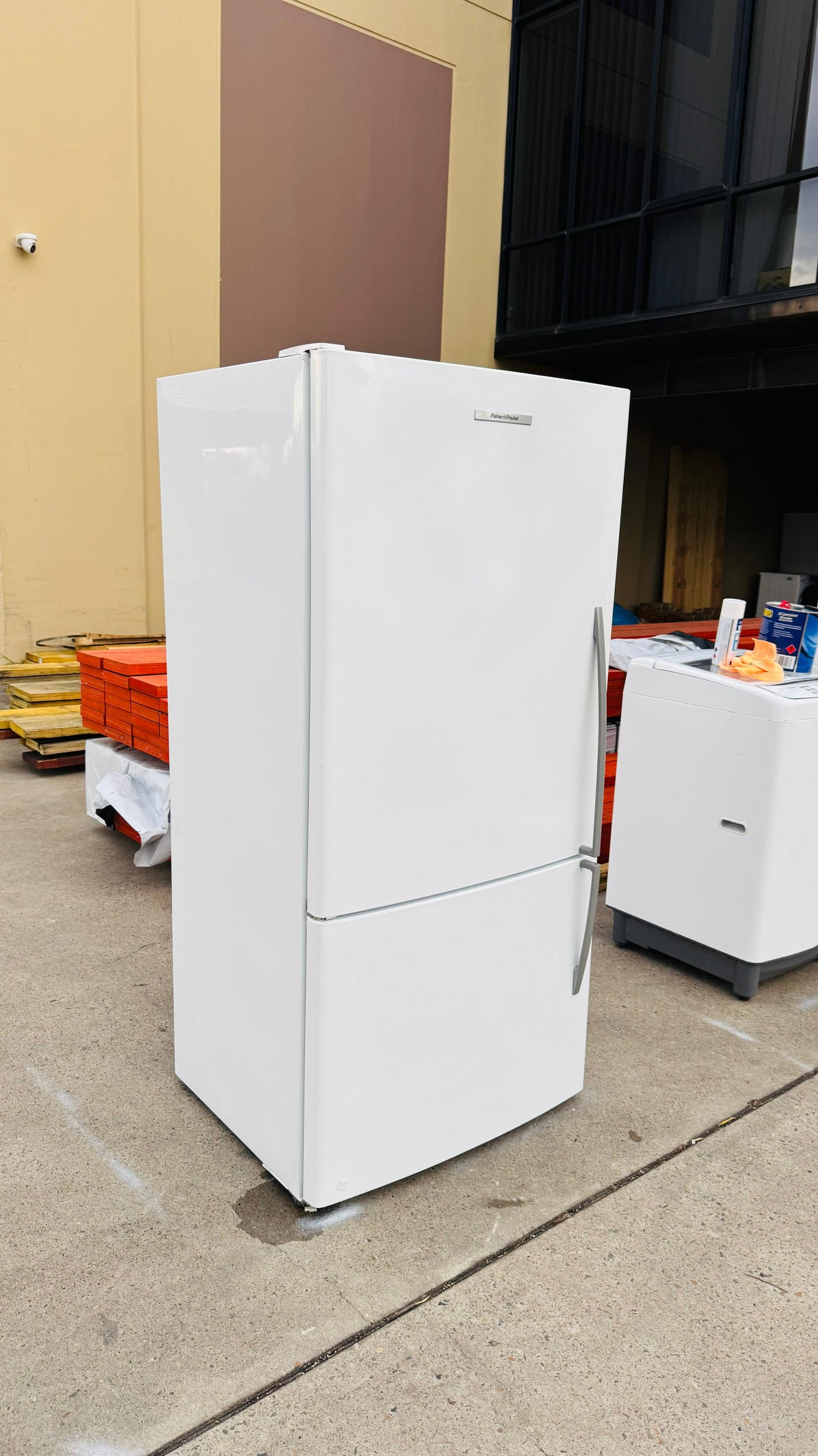 FISHER AND PAYKEL 519 LITRES FRIDGE FREEZER