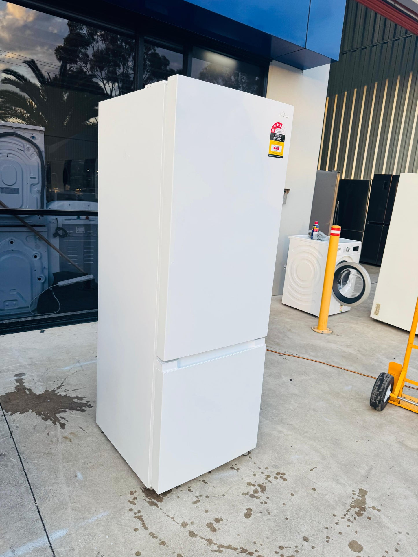 ESATTO 325 LITRES FRIDGE FREEZER