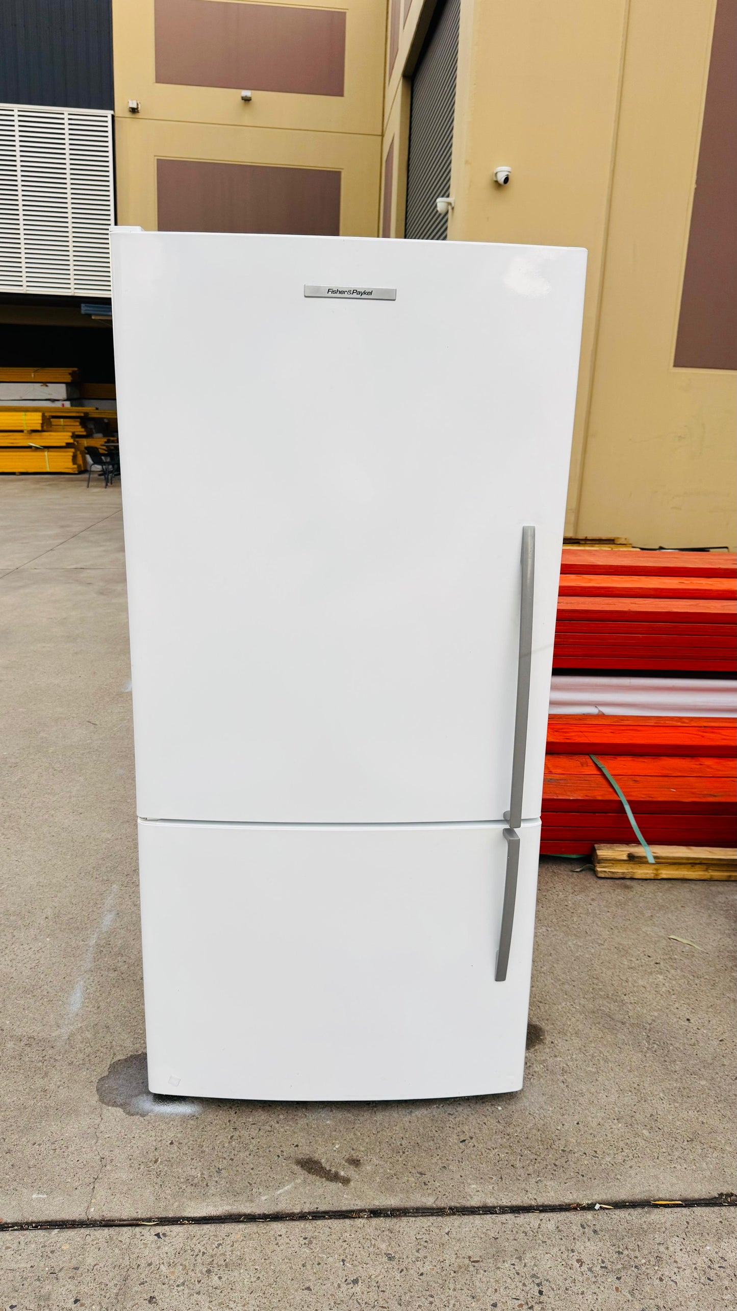 FISHER AND PAYKEL 519 LITRES FRIDGE FREEZER