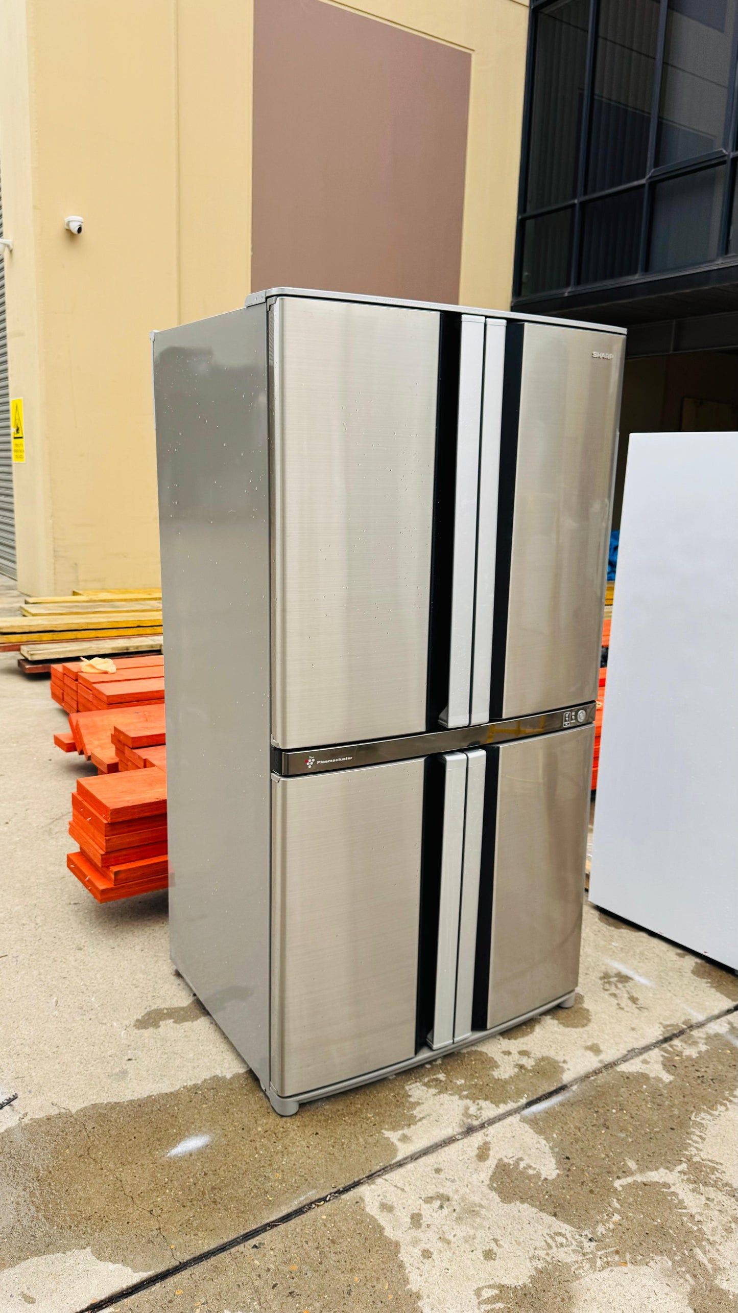 SHARP QUAD DOOR 602 LITRES FRIDGE FREEZER