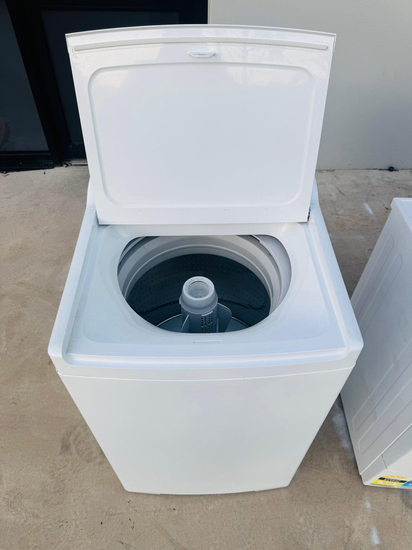 FISHER AND PAYKEL 8.5 KGS TOP LOADER WASHING MACHINE