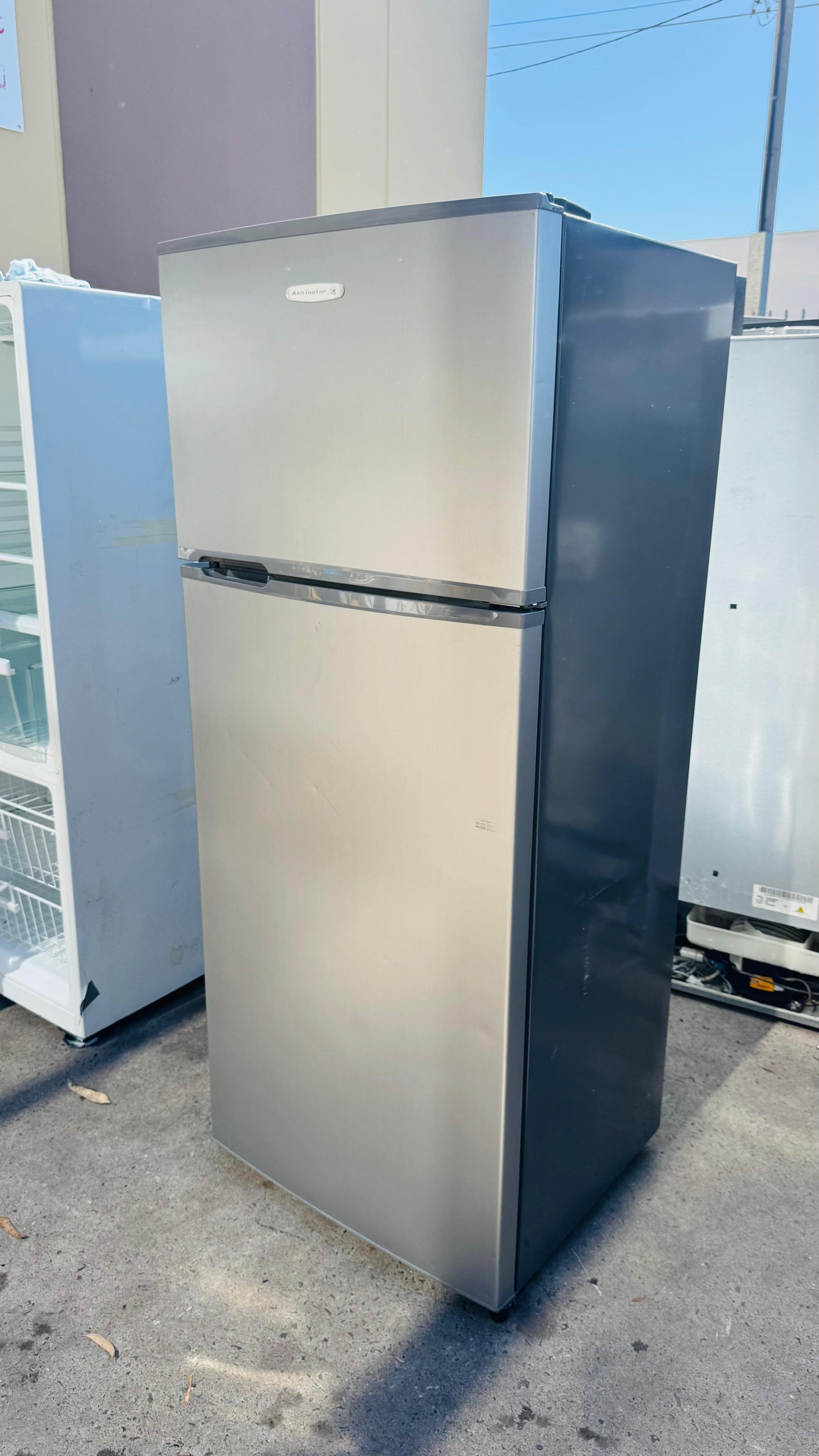 WESTINGHOUSE 390 LITRES FRIDGE FREEZER