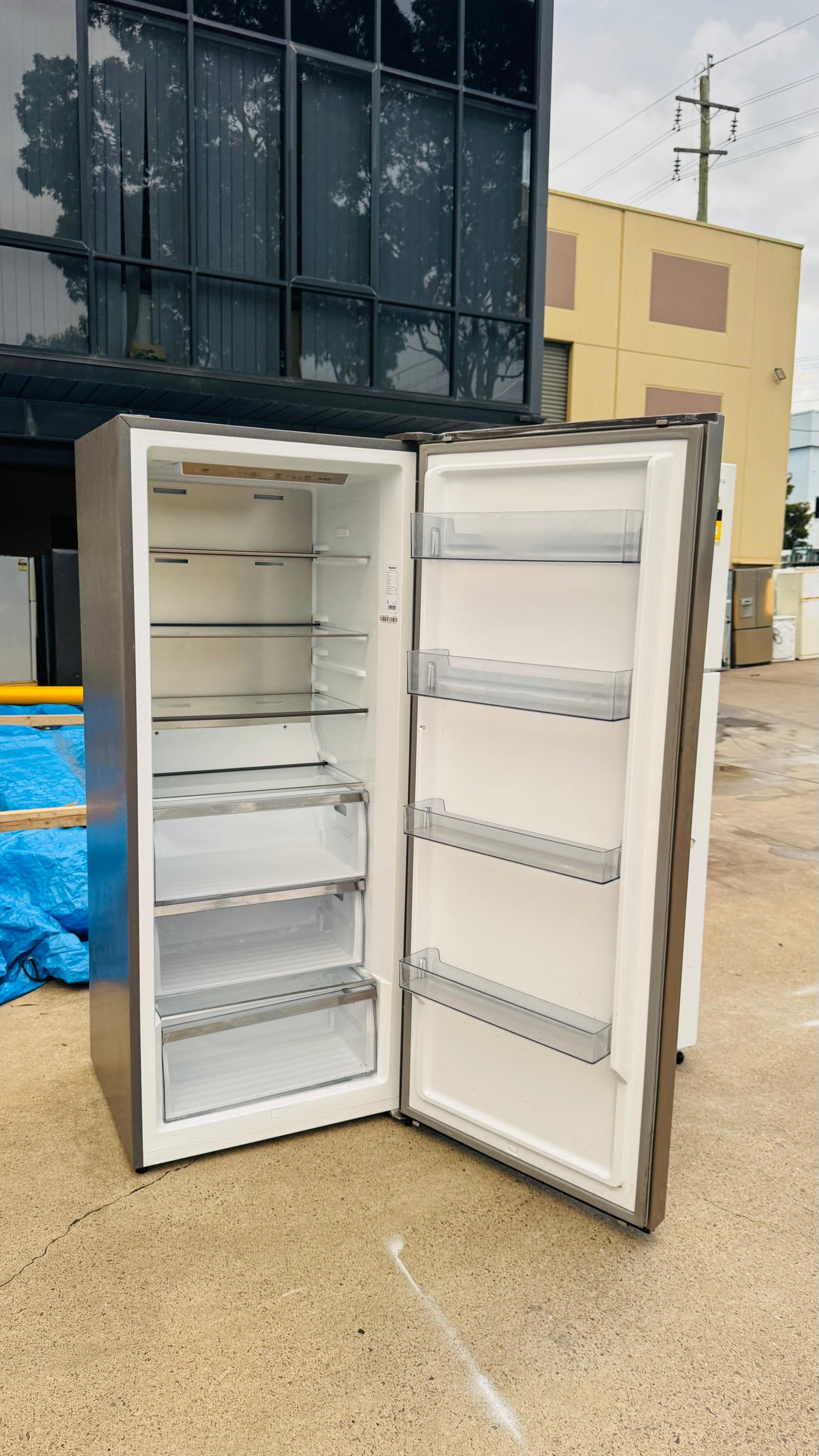 HISENSE 384 LITRES FRIDGE FREEZER