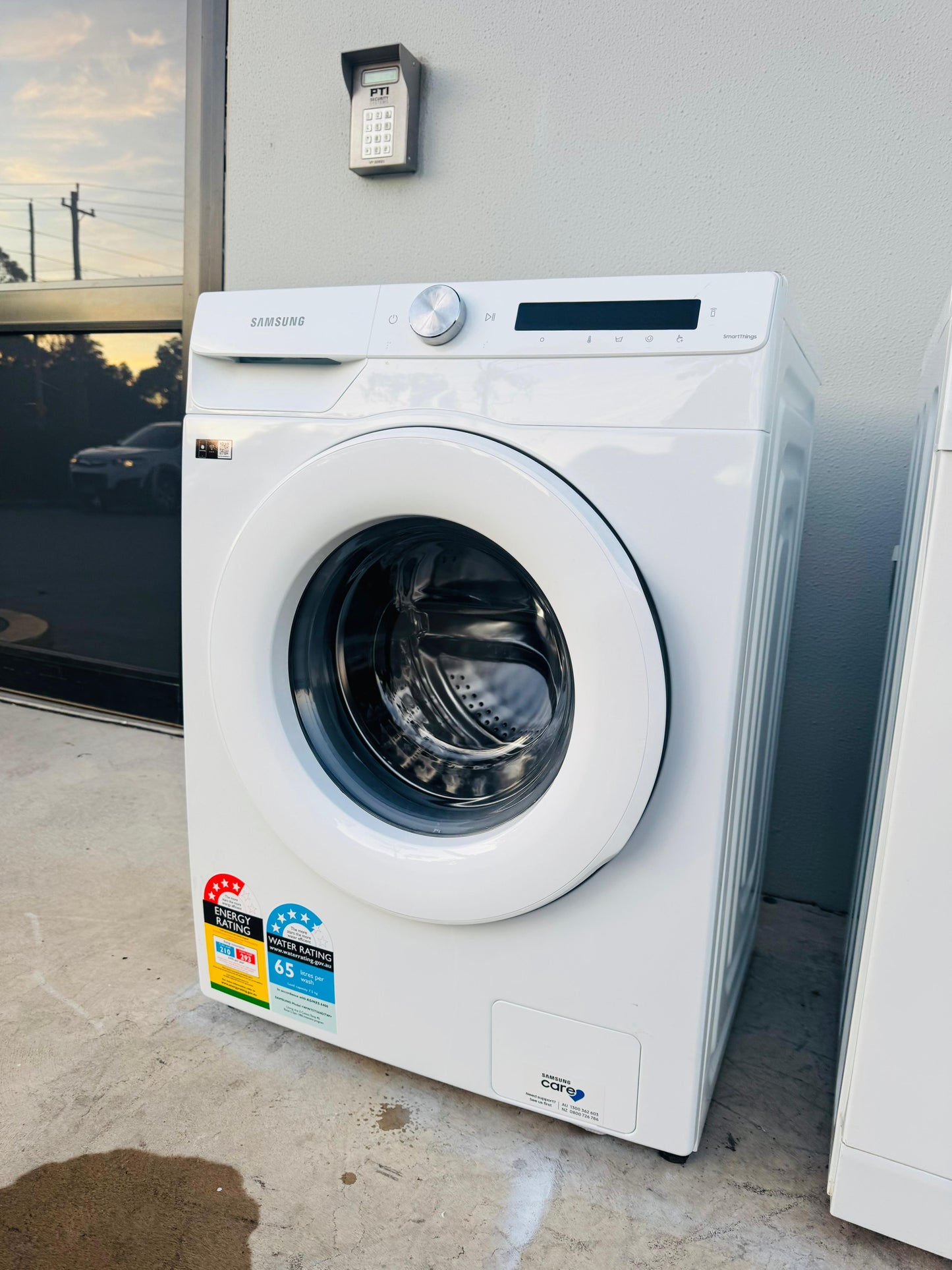 SAMSUNG 7.5 KGS FRONT LOADER WASHING MACHINE