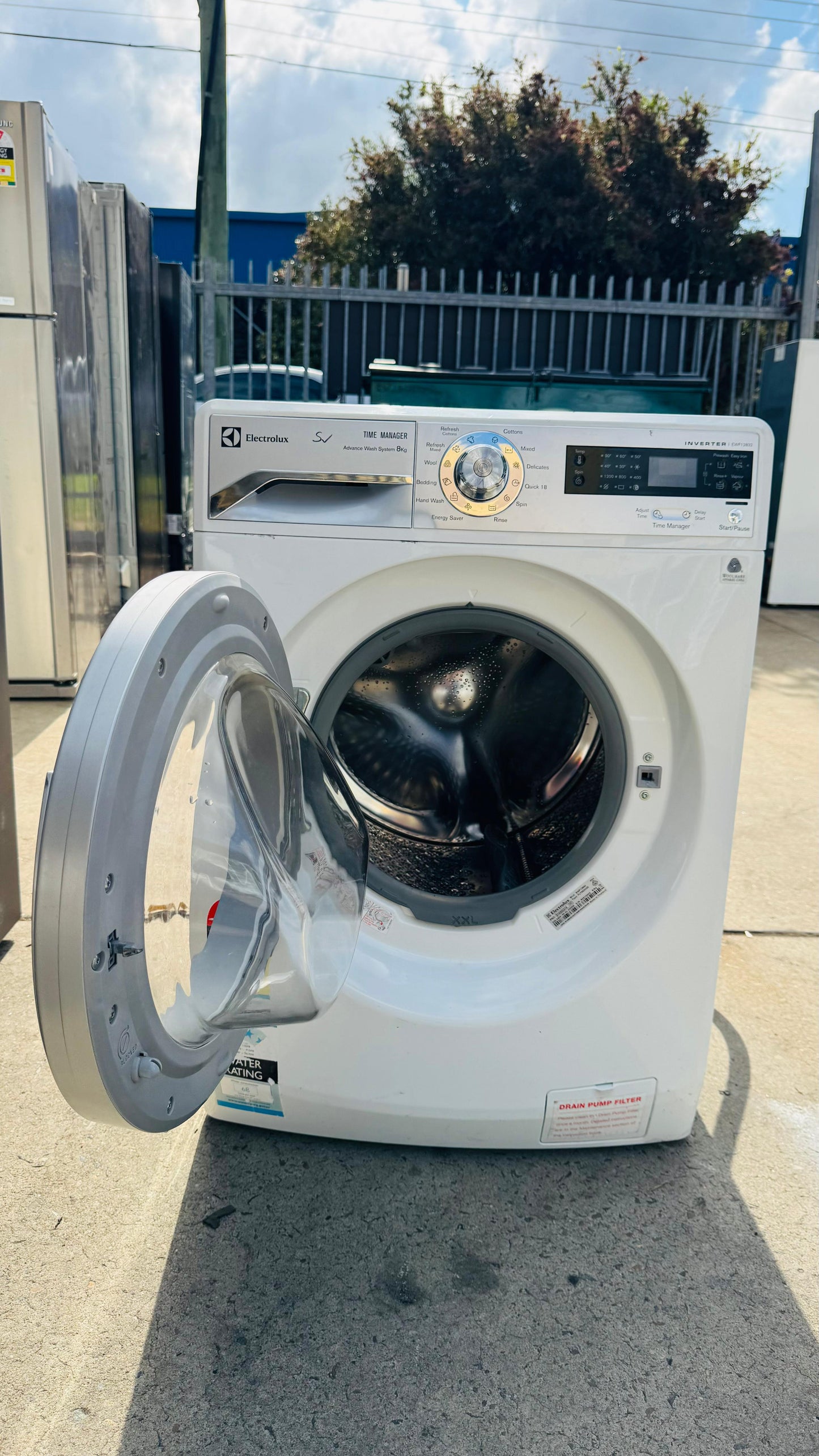 ELECTROLUX 8KGS FRONT LOADER WASHING MACHINS