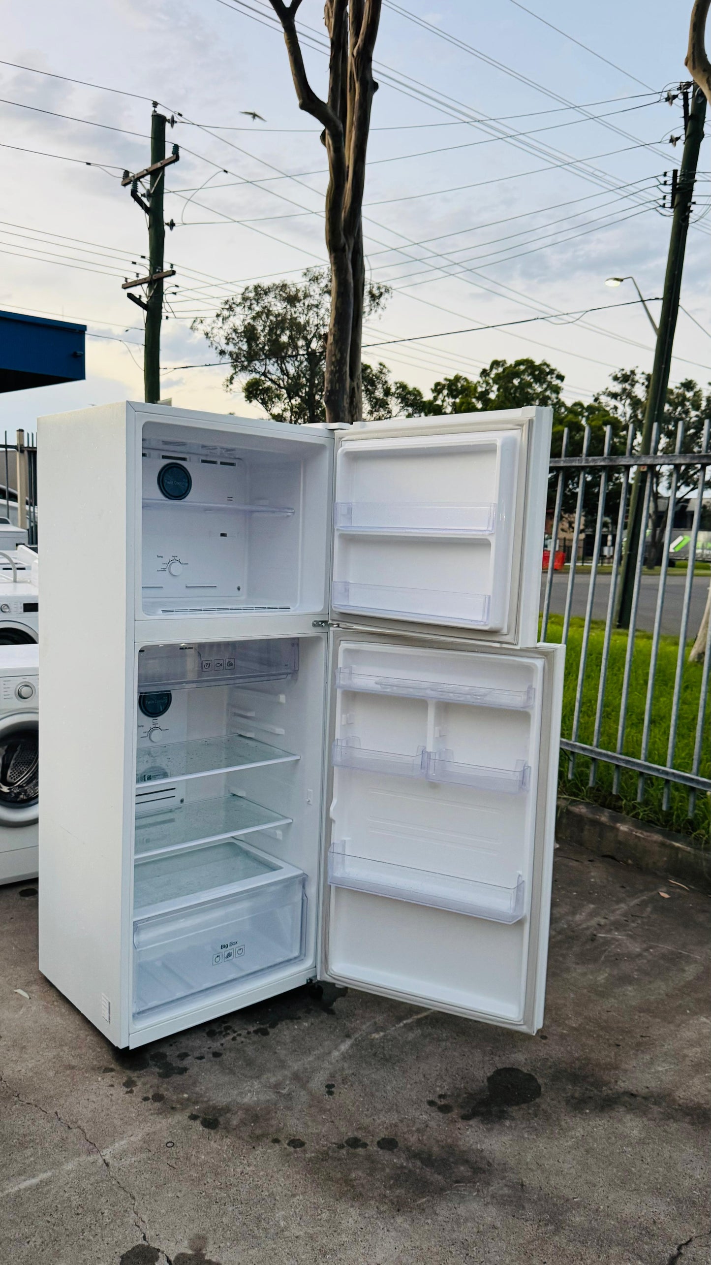 SAMSUNG 400 LITRES FRIDGE FREEZER