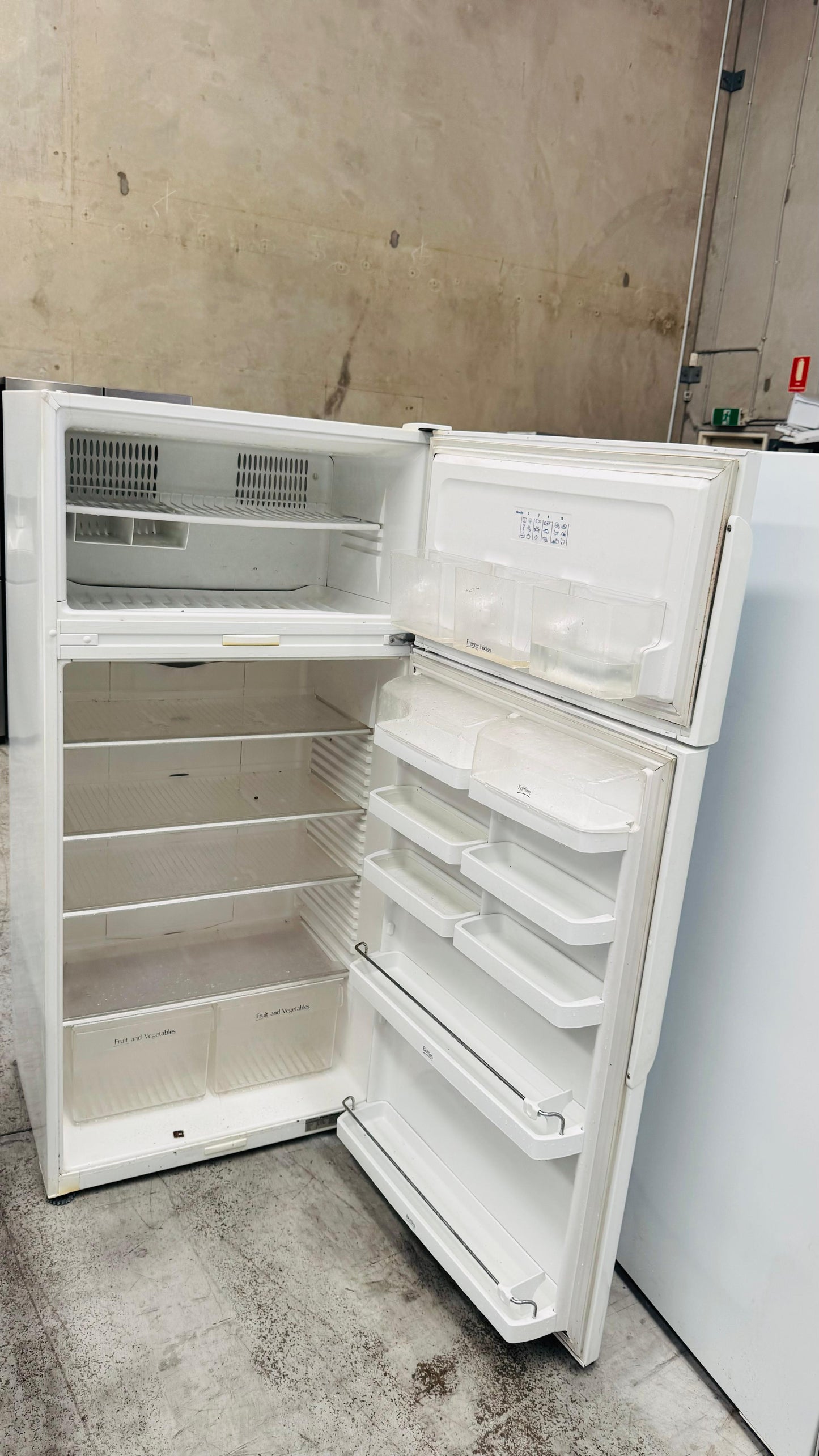 FISHER AND PAYKEL 517 LITRES FRIDGE FREEZER