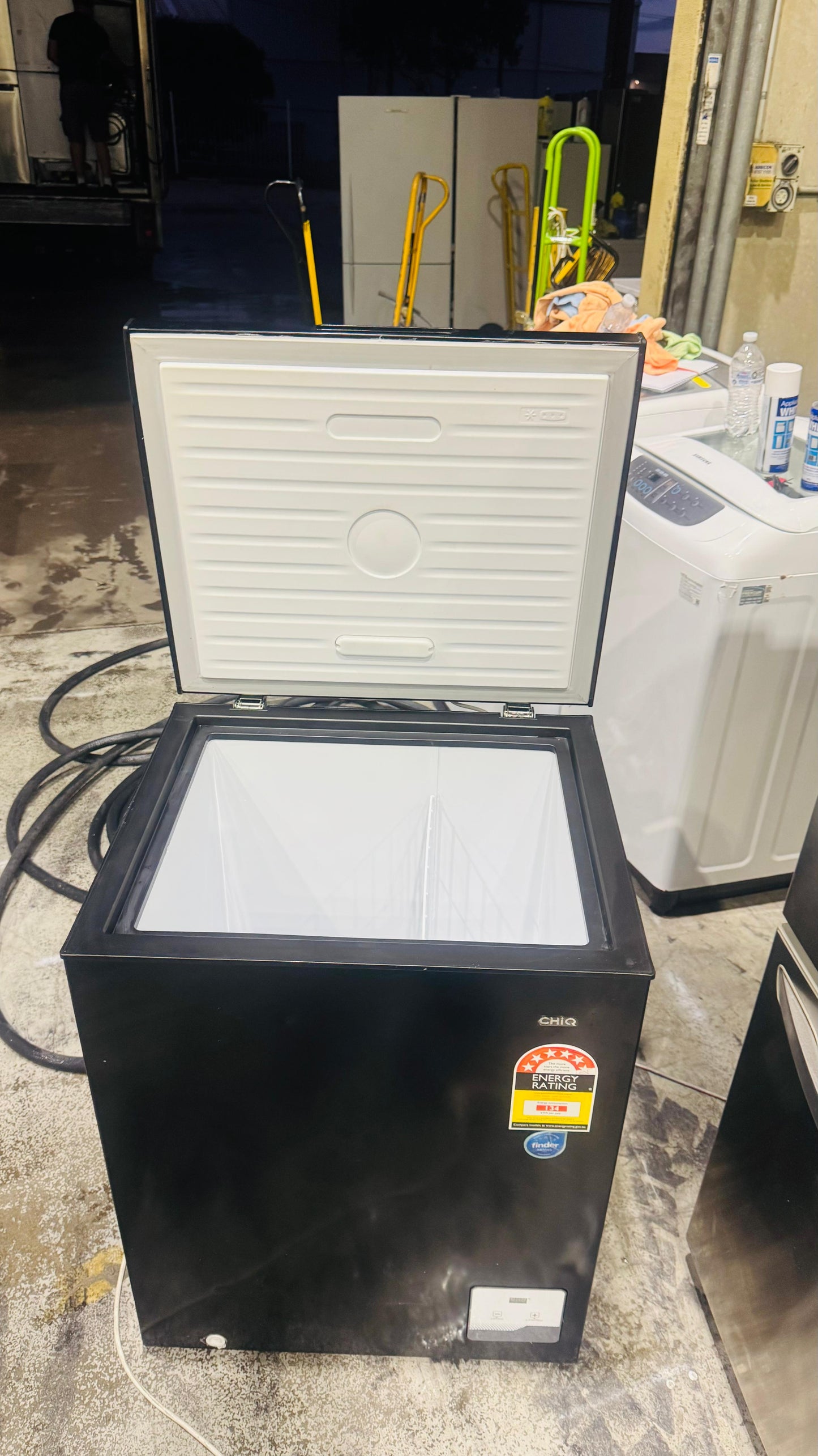 CHIQ 142 LITRES  FREEZER