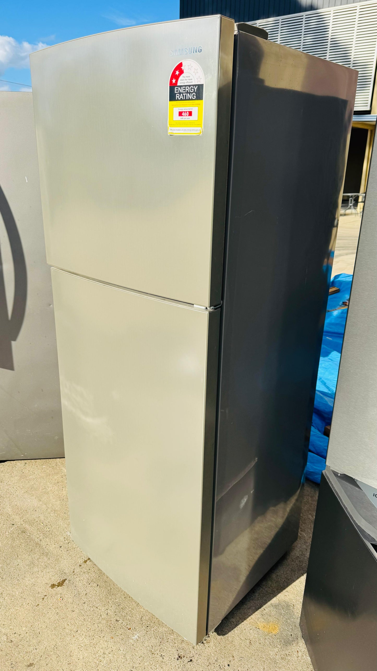 SAMSUNG 390 LITRES FRIDGE FREEZER