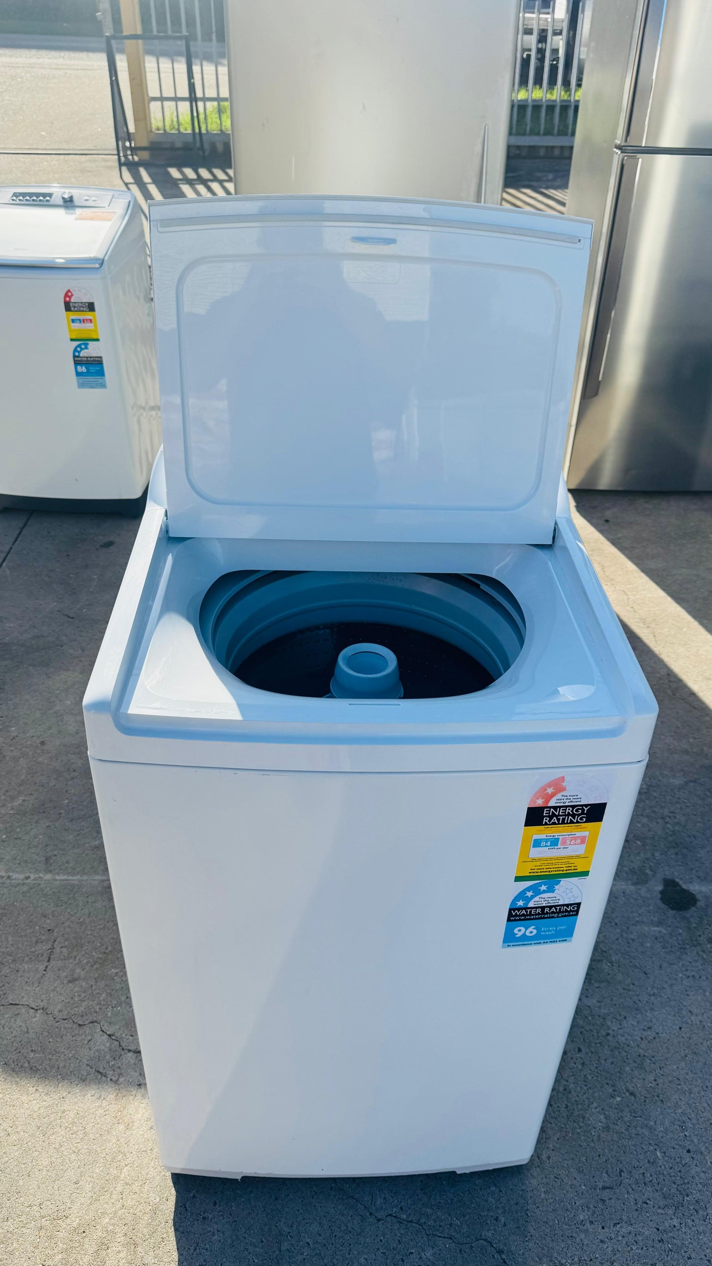 FISHER AND PAYKEL 8.5KGS TOP LOADER WASHING MACHINE