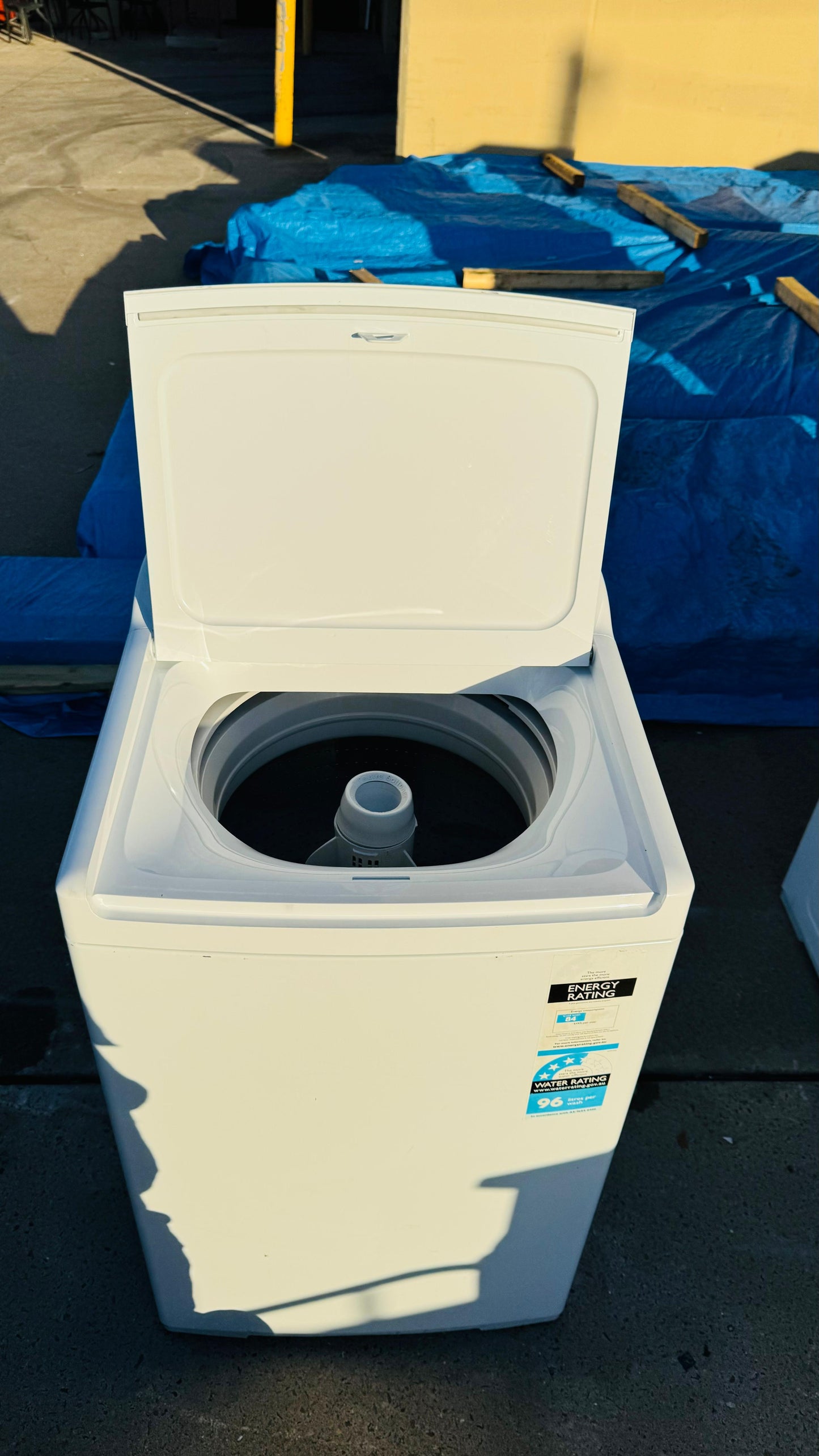 FISHER AND PAYKEL 8.5KGS TOP LOADER WASHING MACHINE