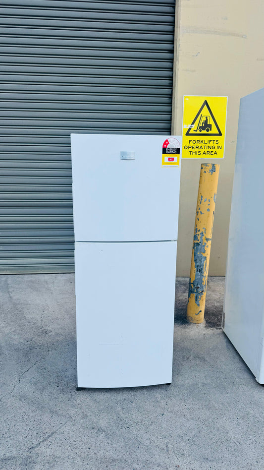 KELVINATOR 231 LITRES FRIDGE FREEZER