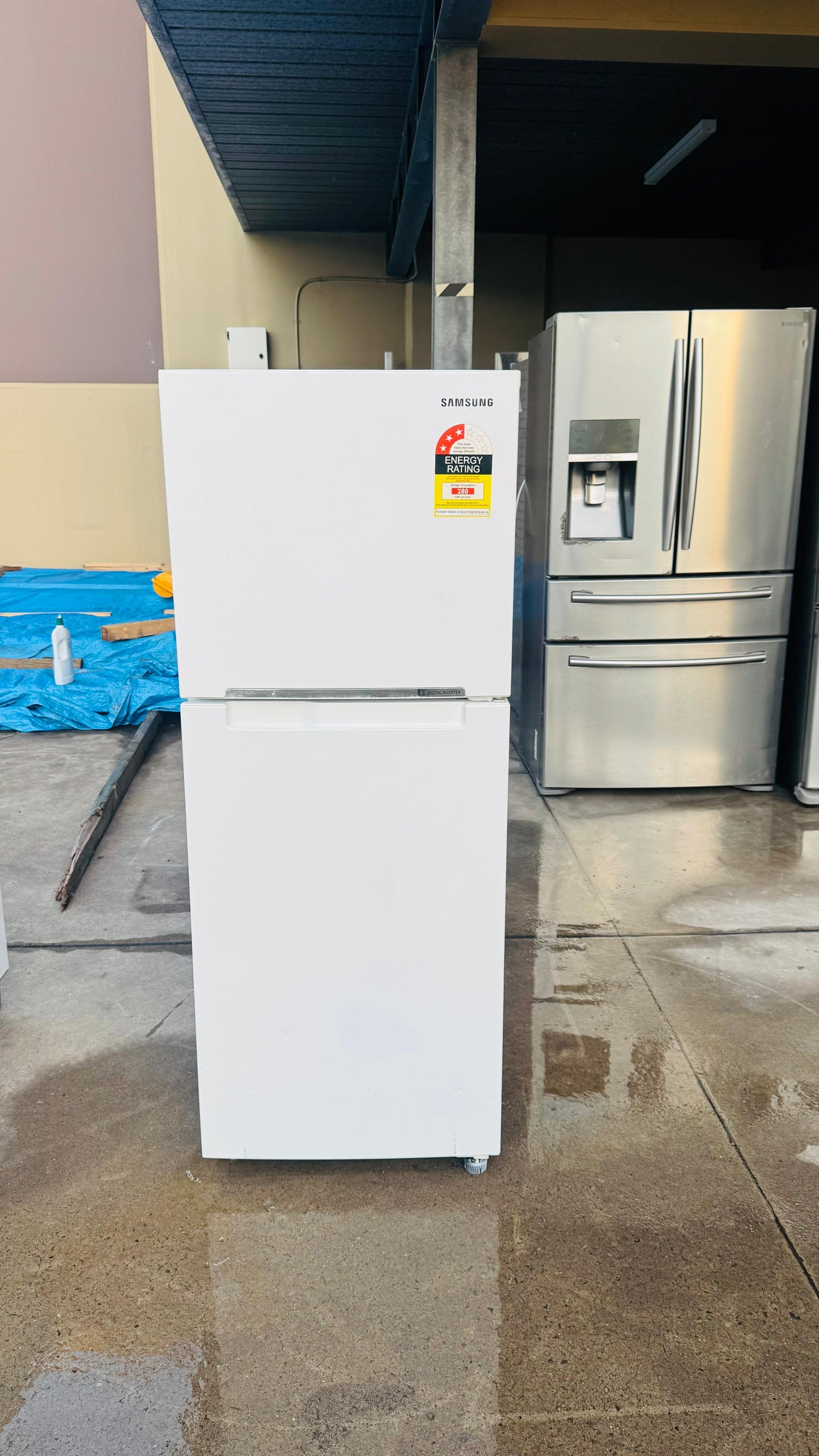 SAMSUNG 228 LITRES FRIDGE FREEZER