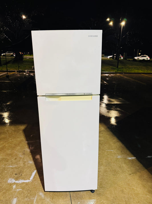 SAMSUNG 343 LITRES FRIDGE FREEZER