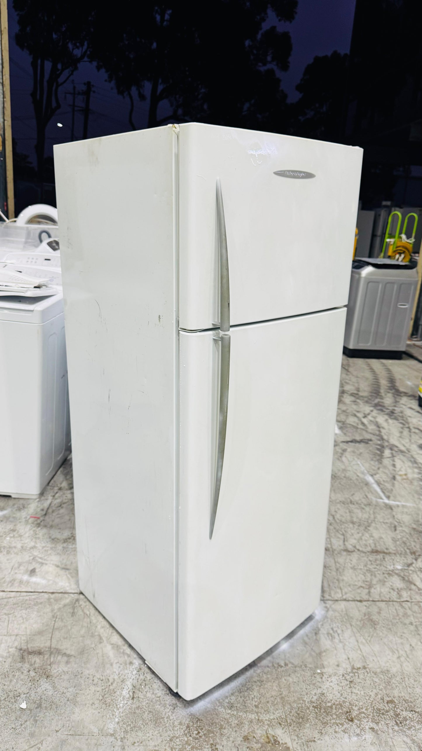 FISHER AND PAYKEL 380 LITRES FRIDGE FREEZER