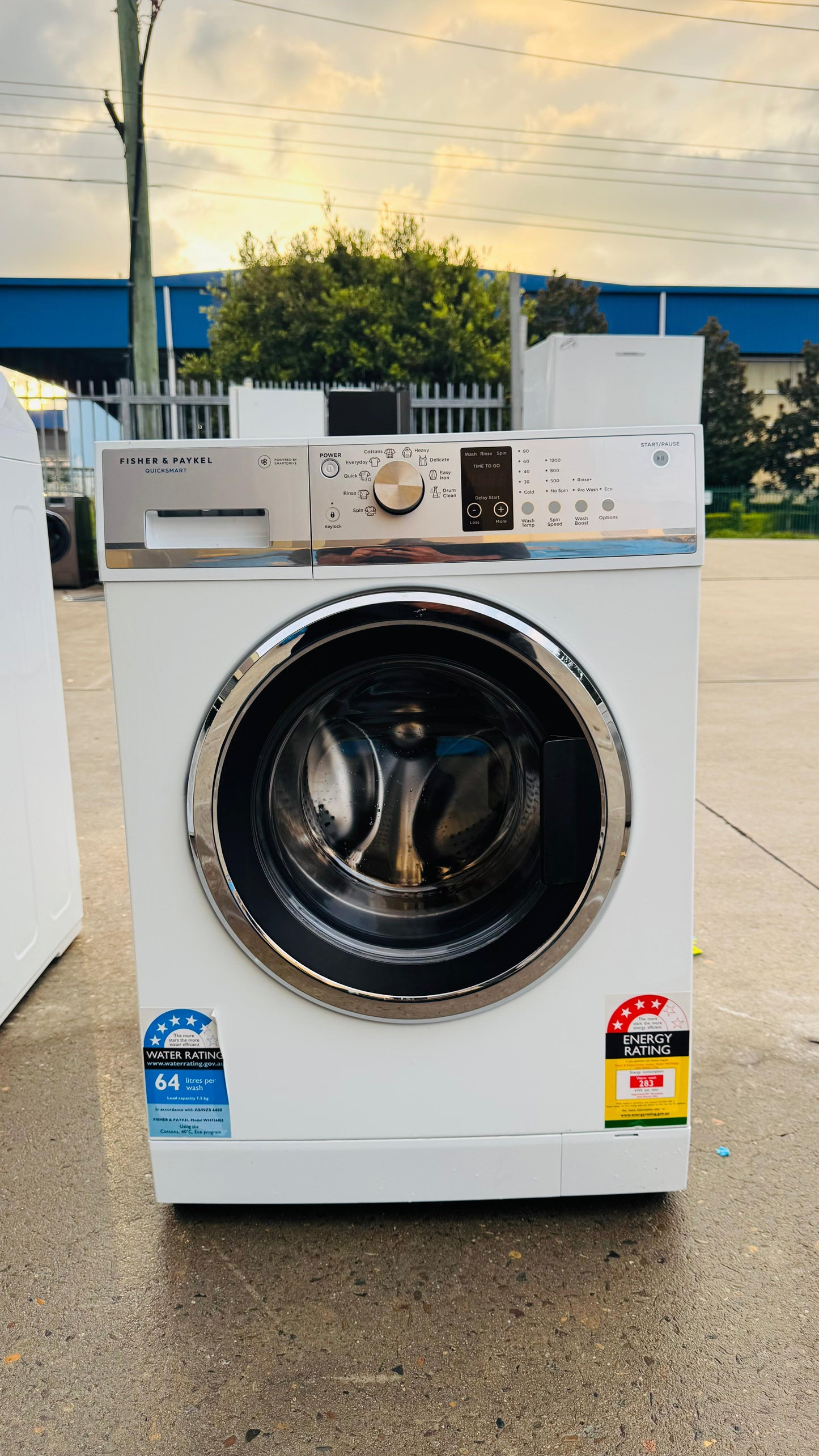 FISHER AND PAYKEL 7.5KGS FRONT LOADER WASHING MACHINE