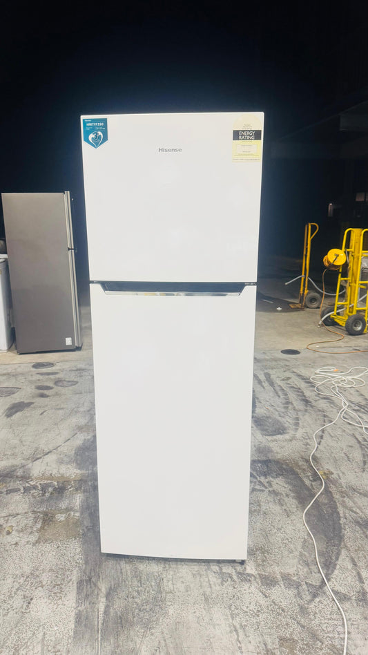 HISENSE 350 LITRES FRIDGE FREEZER