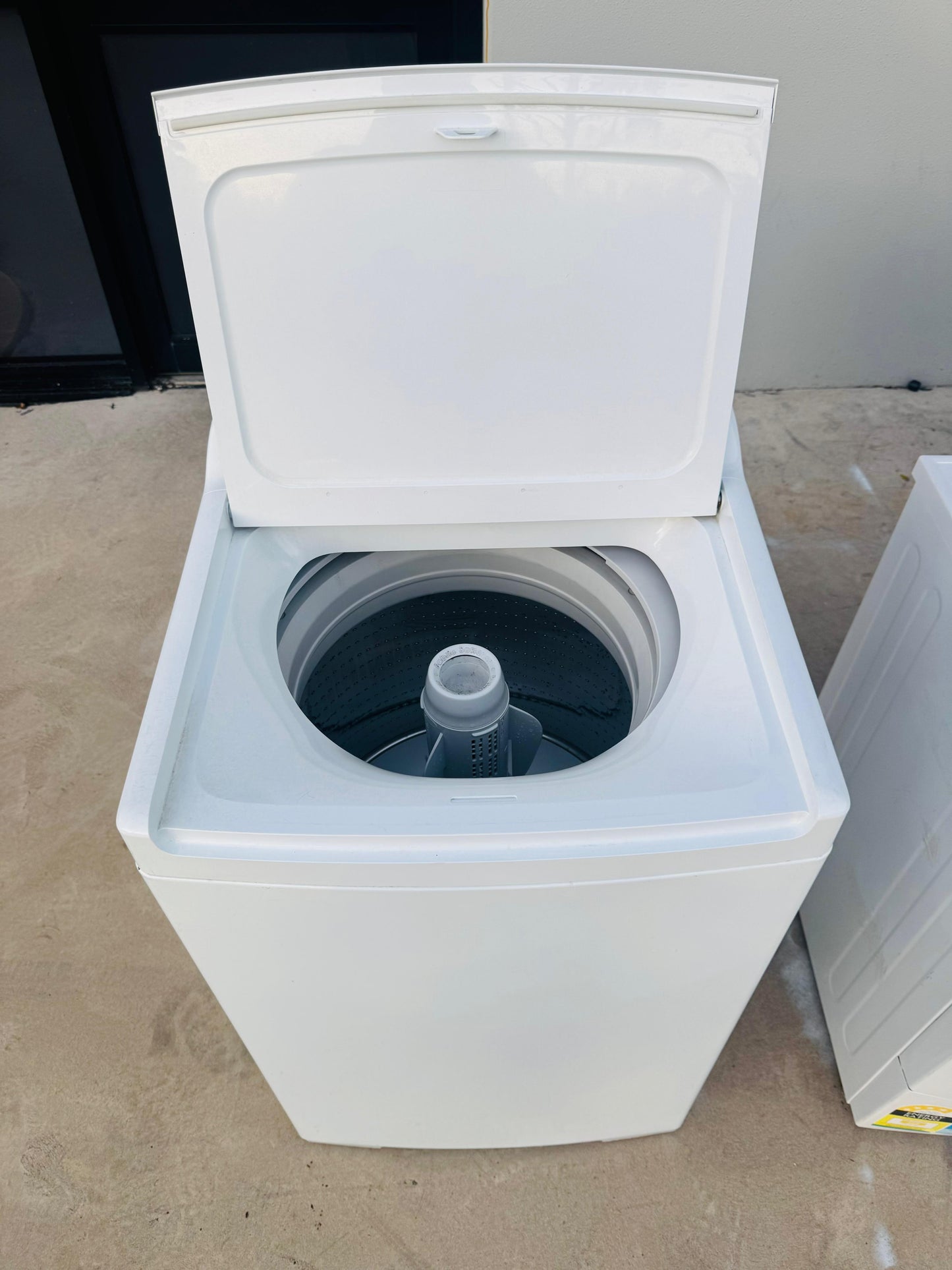 FISHER AND PAYKEL 8.5 KGS TOP LOADER WASHING MACHINE