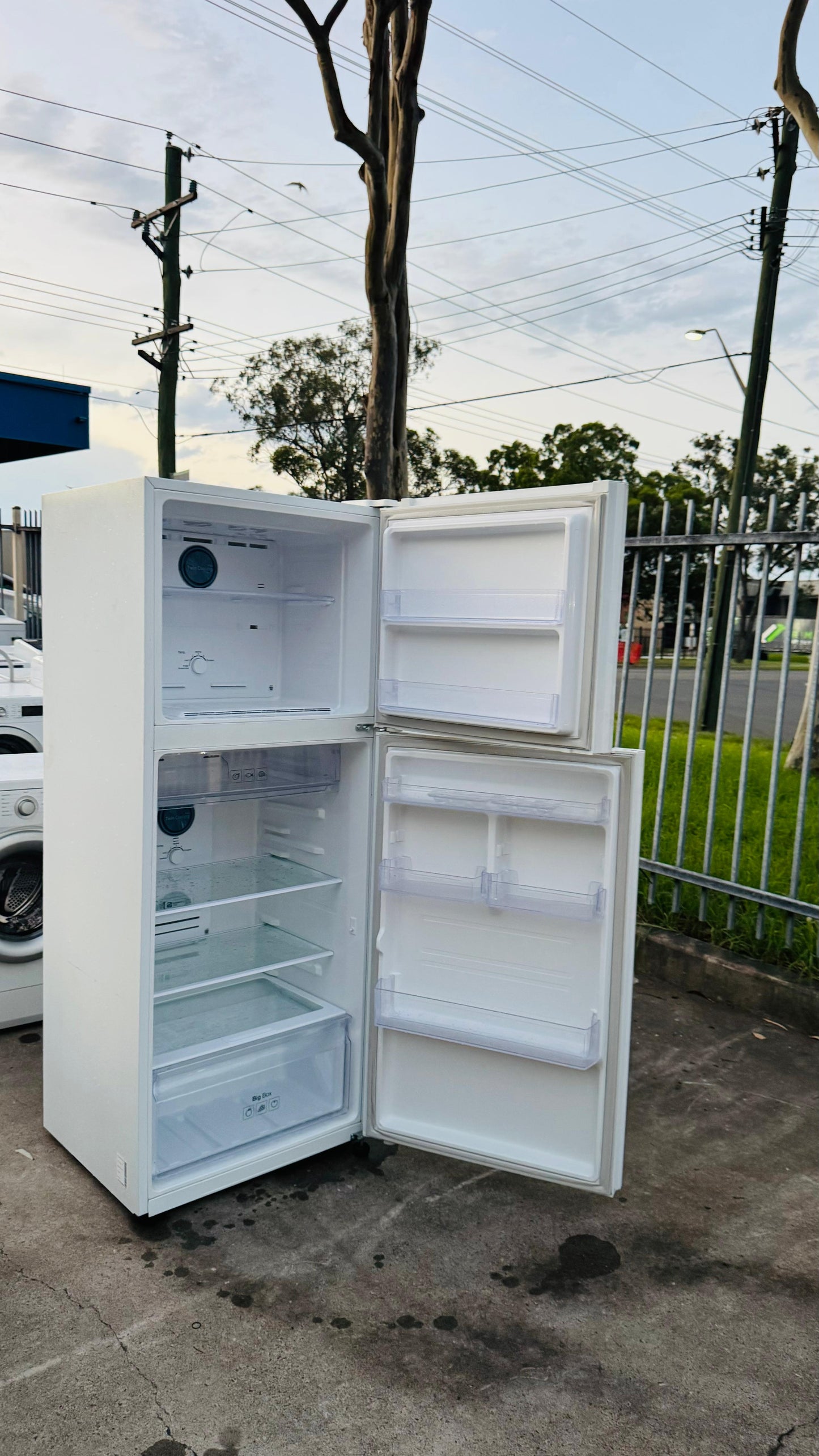 SAMSUNG 400 LITRES FRIDGE FREEZER