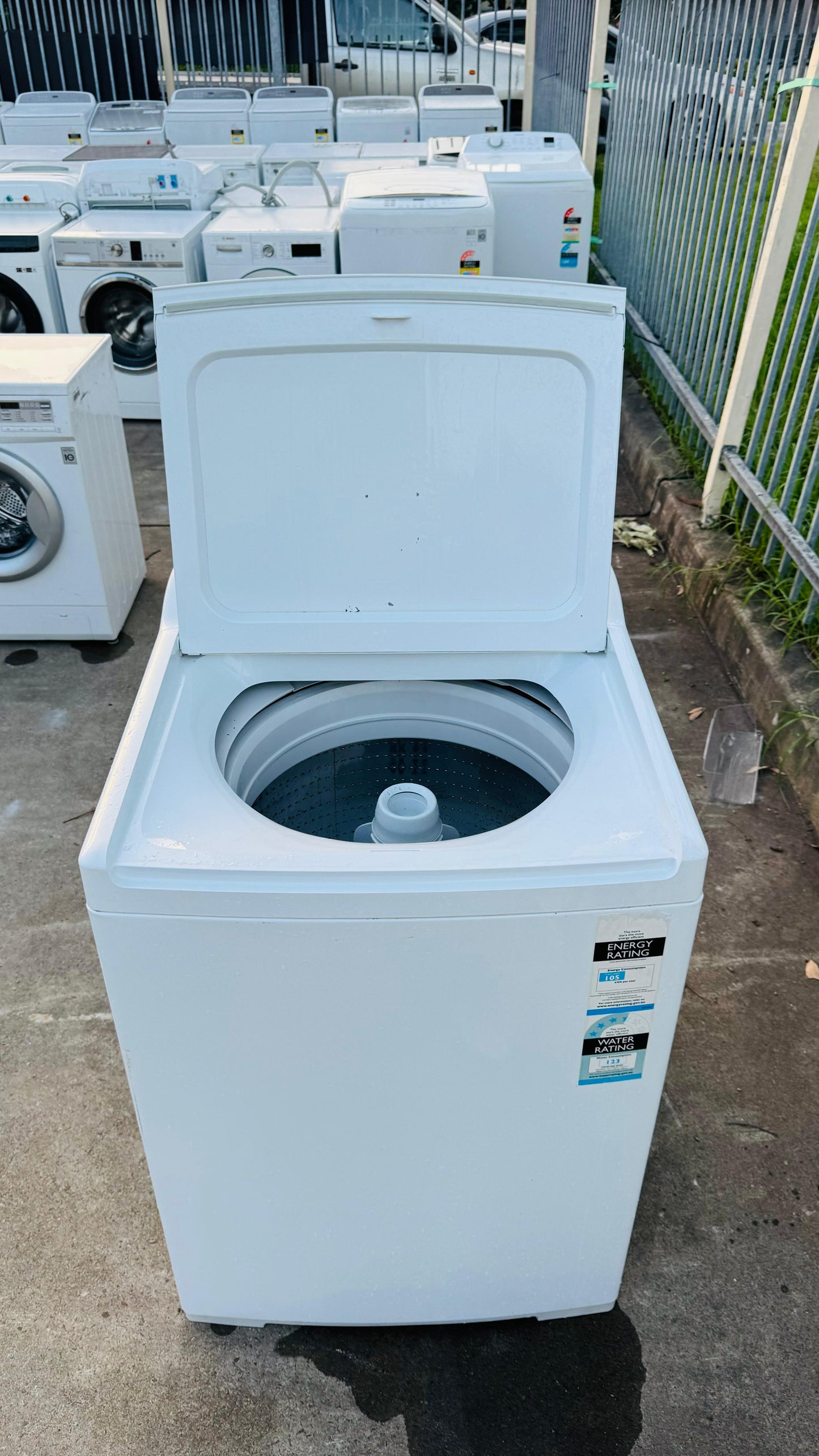 FISHER AND PAYKEL 10KGS  TOP LOADER WASHING MACHINE