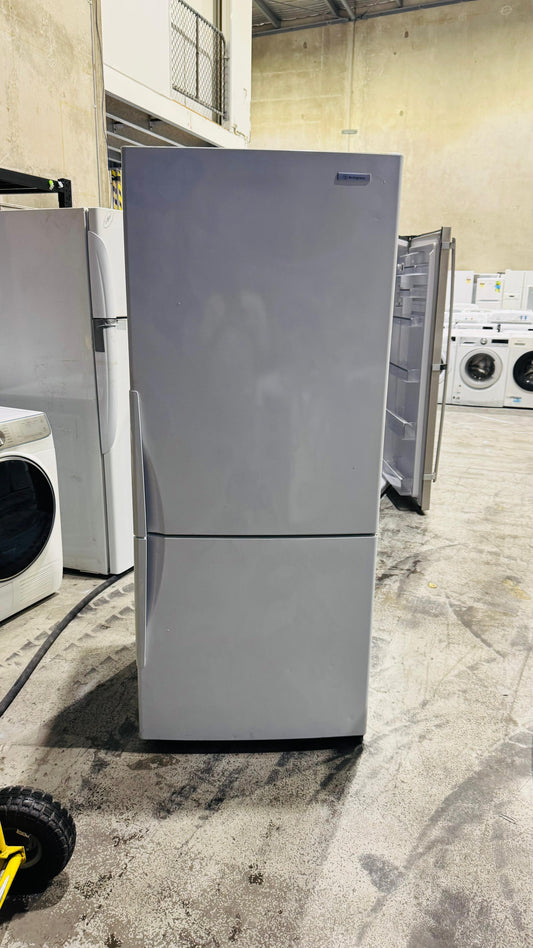 WESTINGHOUSE 430 LITRES FRIDGE FREEZER